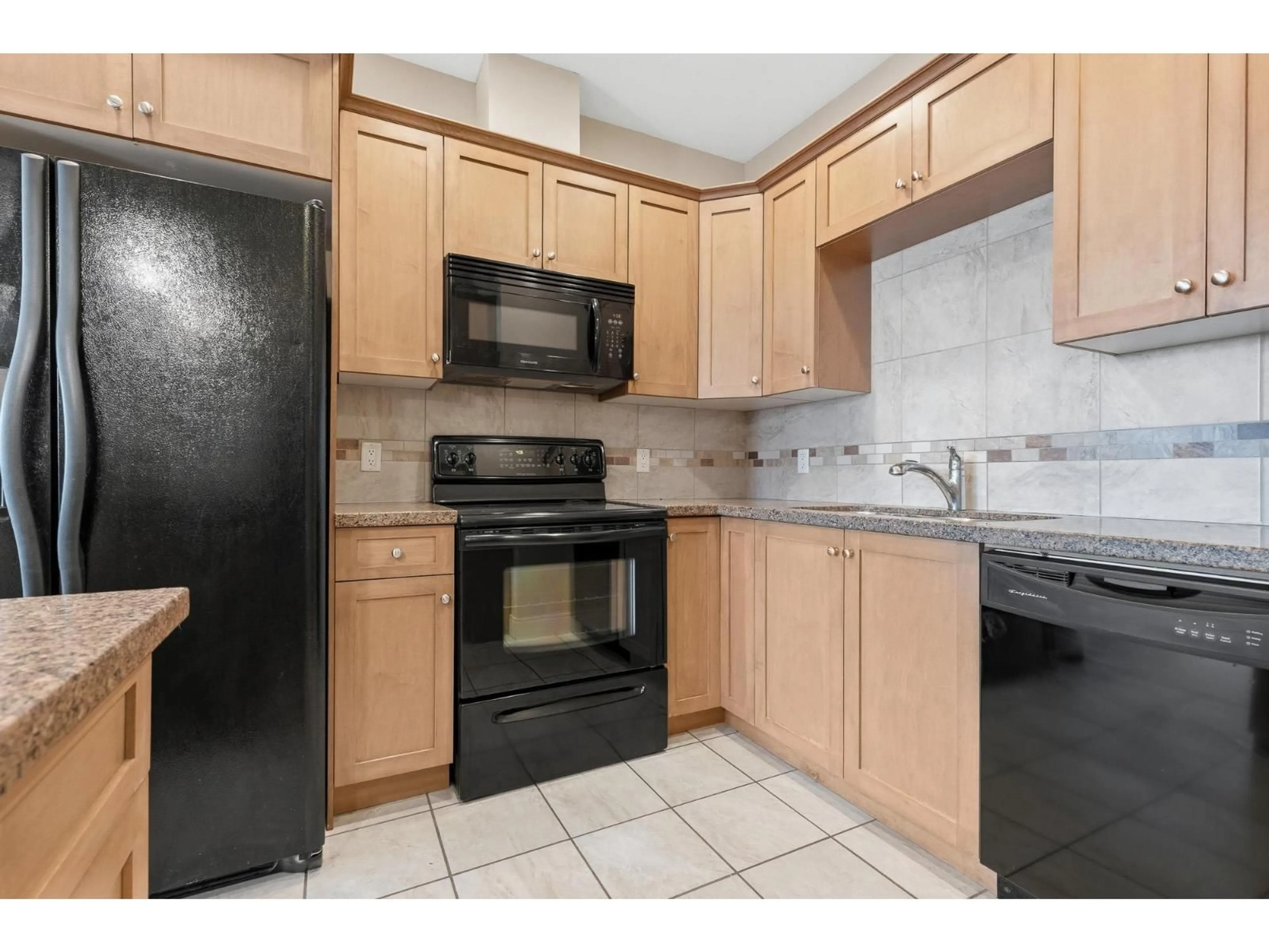Standard kitchen, unknown for 407 - 45615 BRETT AVENUE, Chilliwack British Columbia V2P1P1