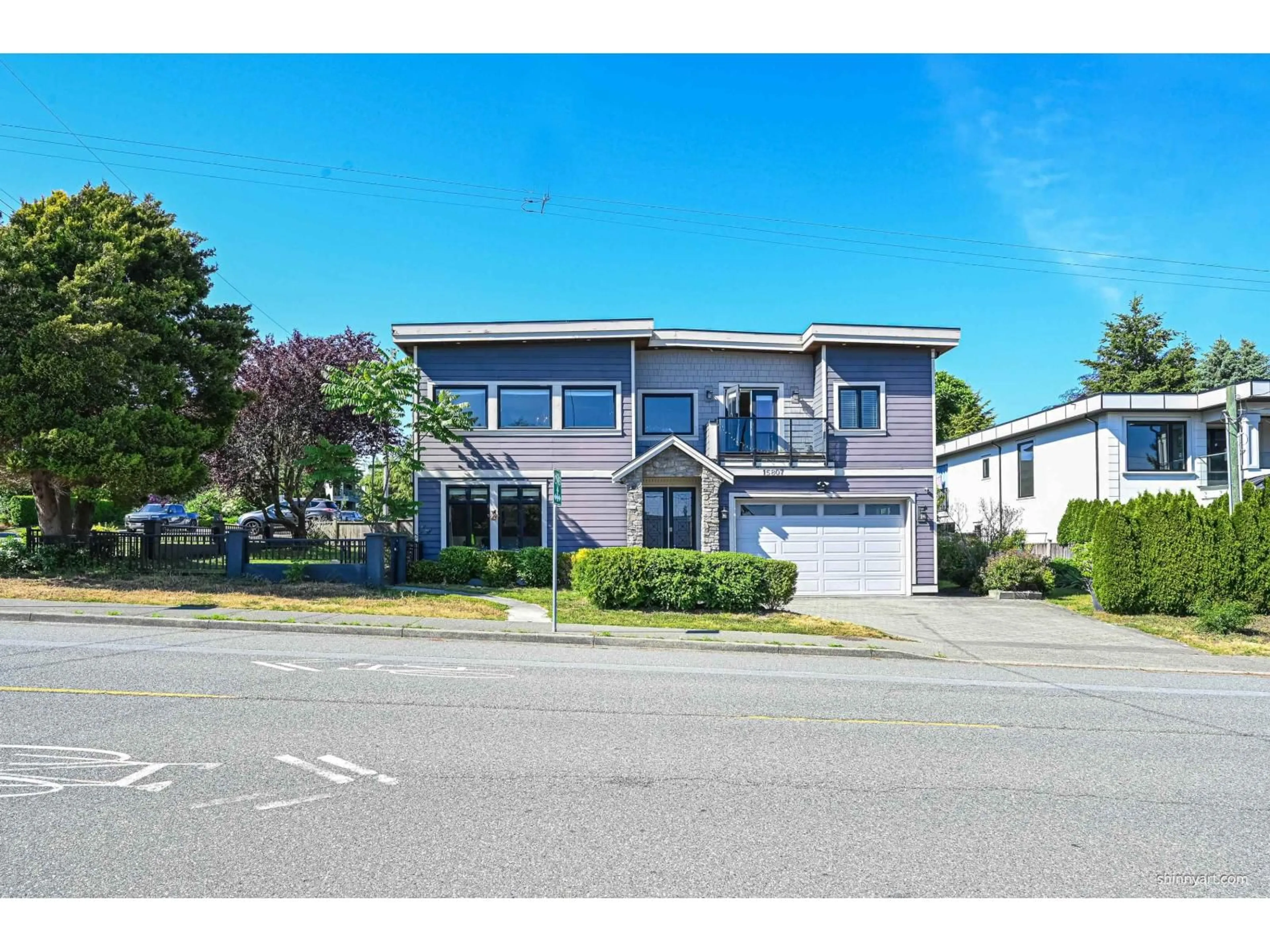 A pic from outside/outdoor area/front of a property/back of a property/a pic from drone, street for 15807 BUENA VISTA AVENUE, White Rock British Columbia V4B2A2
