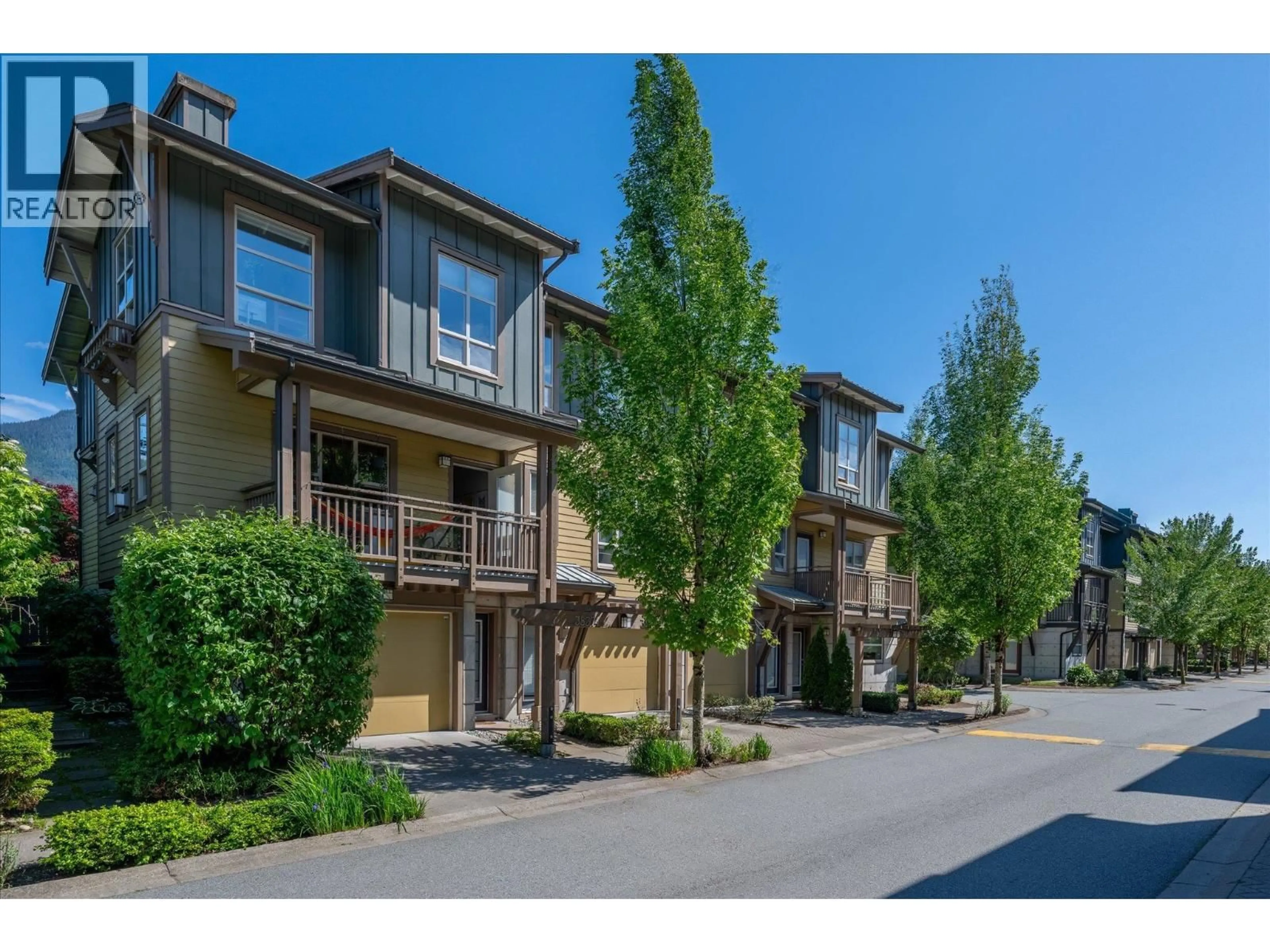 A pic from outside/outdoor area/front of a property/back of a property/a pic from drone, street for 38374 EAGLEWIND BOULEVARD, Squamish British Columbia V8B0R8
