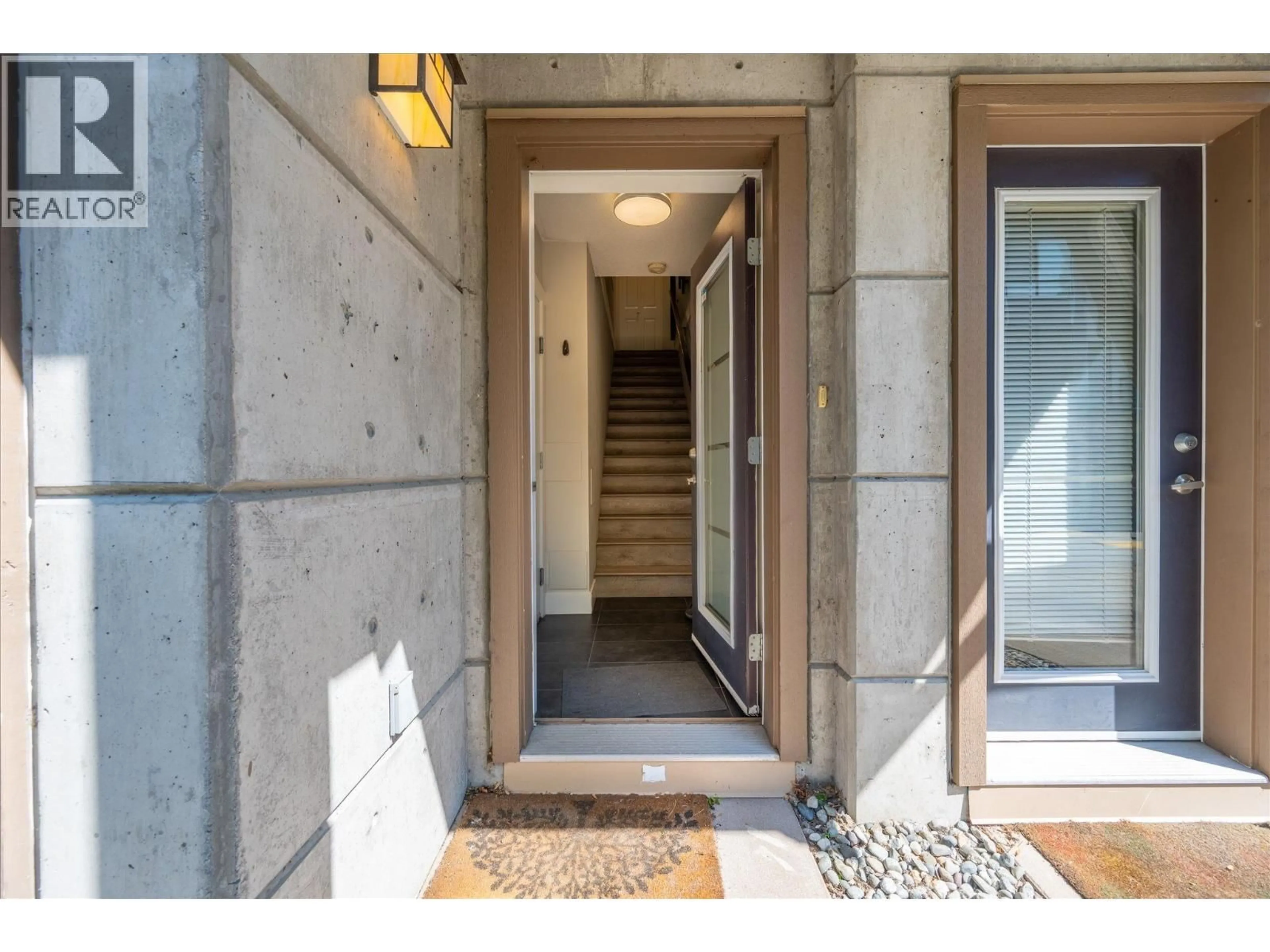Indoor entryway for 38374 EAGLEWIND BOULEVARD, Squamish British Columbia V8B0R8