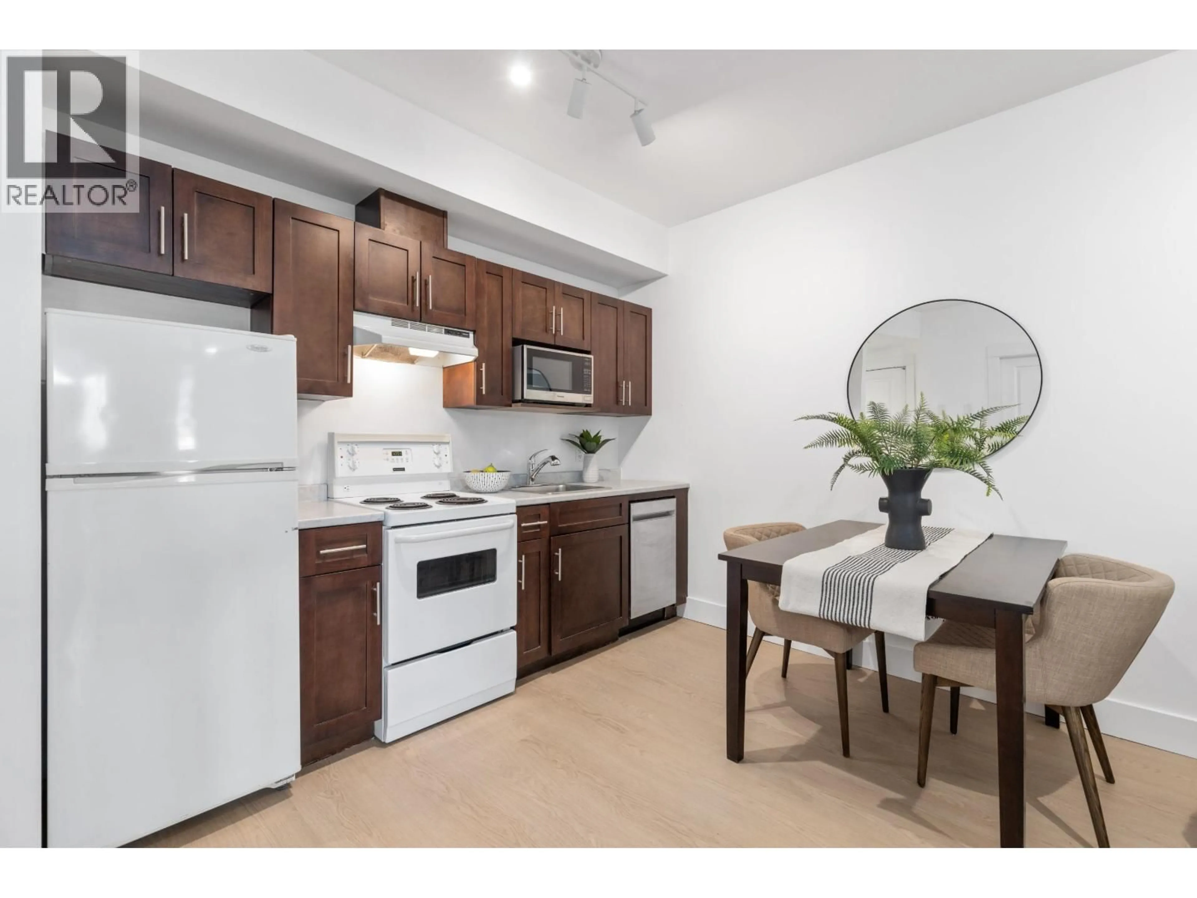 Standard kitchen, unknown for 302 - 7330 ARBUTUS STREET, Pemberton British Columbia V0N2L1