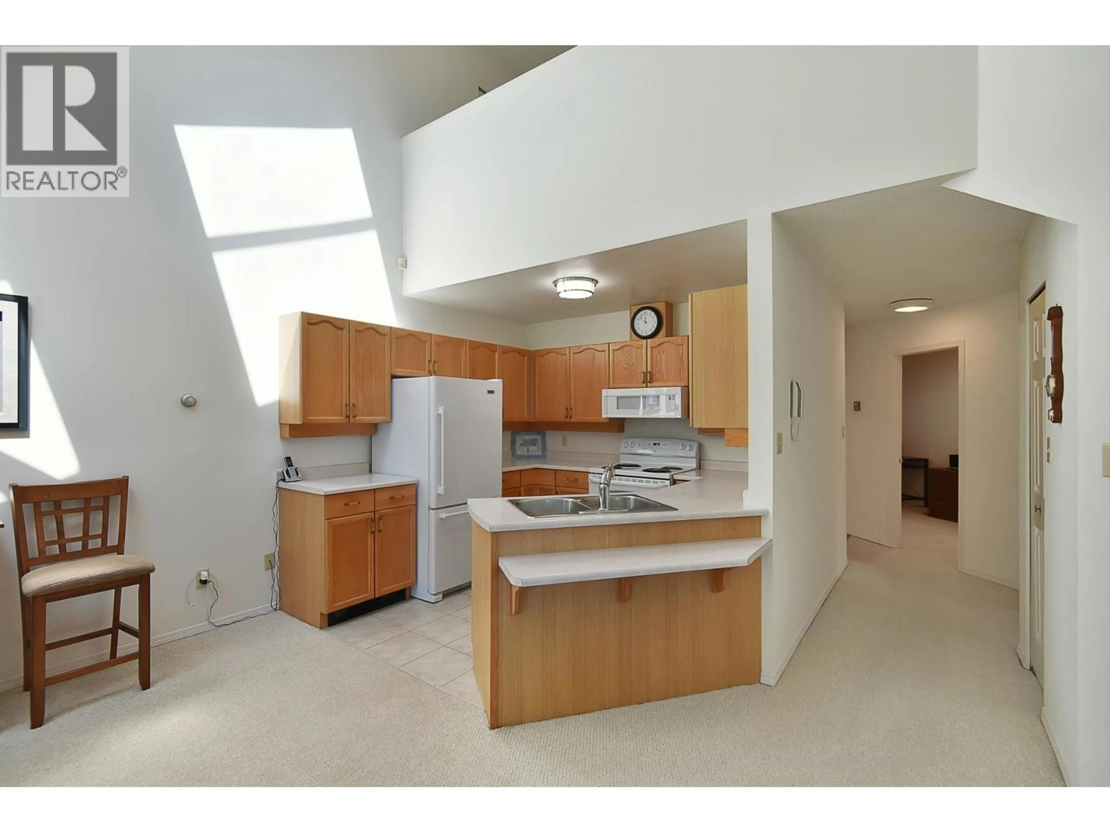 Standard kitchen, unknown for 11 - 5761 WHARF AVENUE, Sechelt British Columbia V0N3A0