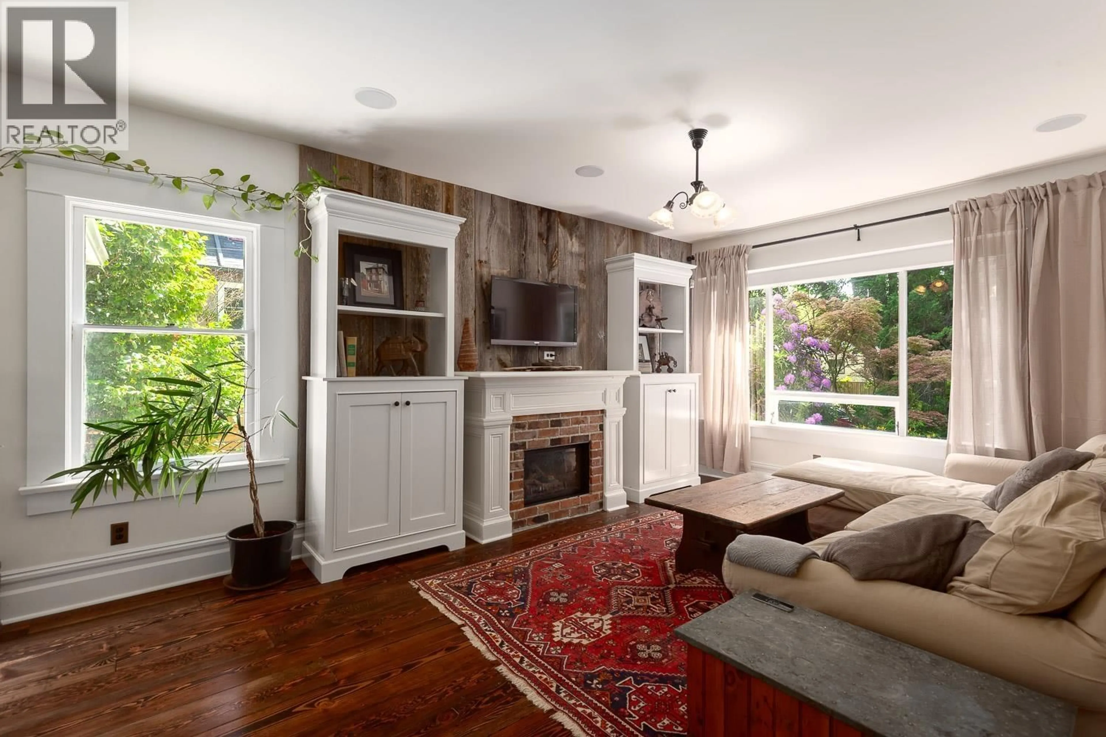 Living room with furniture, unknown for 1859 NAPIER STREET, Vancouver British Columbia V5L2N4