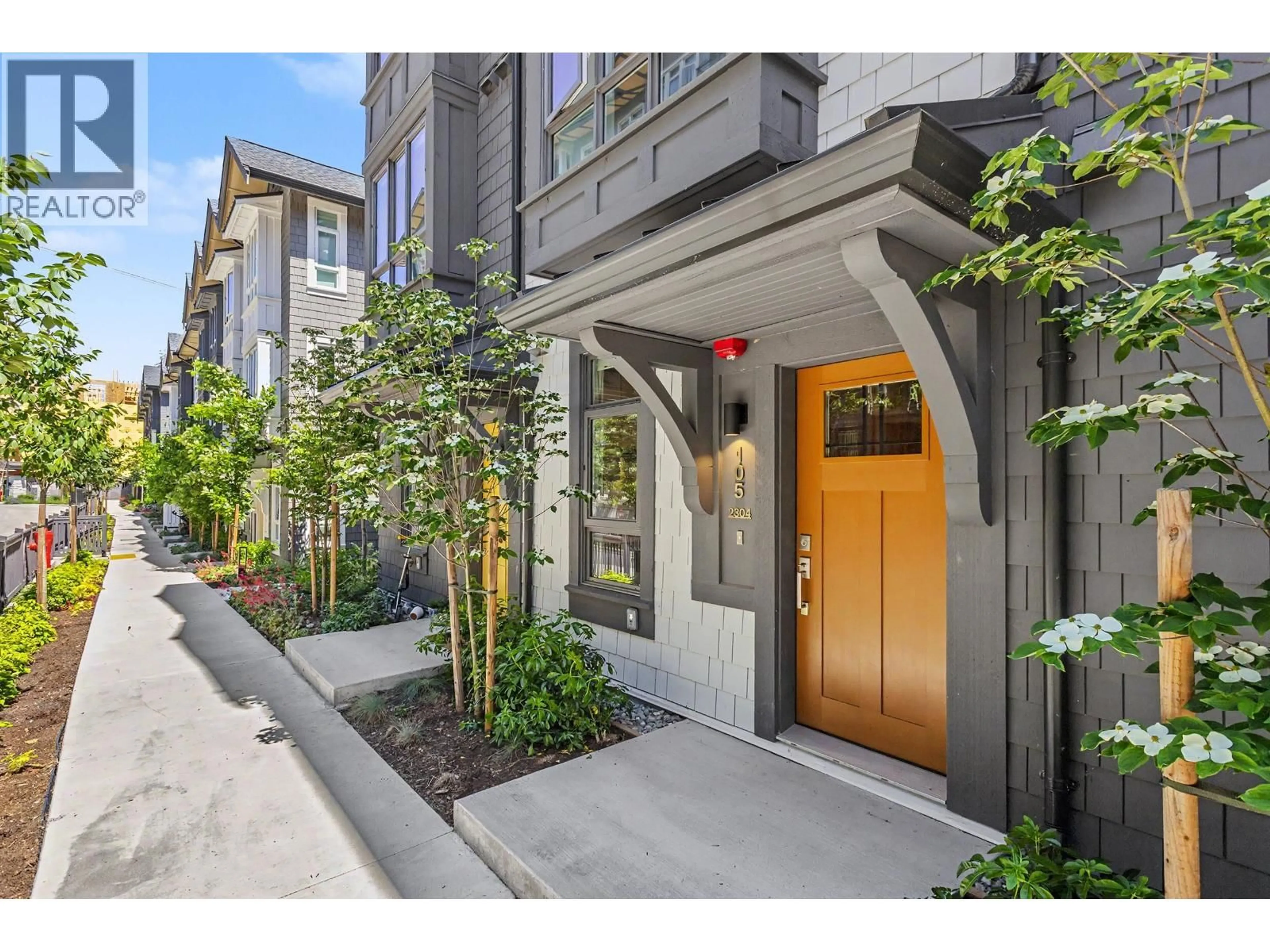 Indoor entryway for 105 - 2304 EMERY COURT, North Vancouver British Columbia V7J0G3