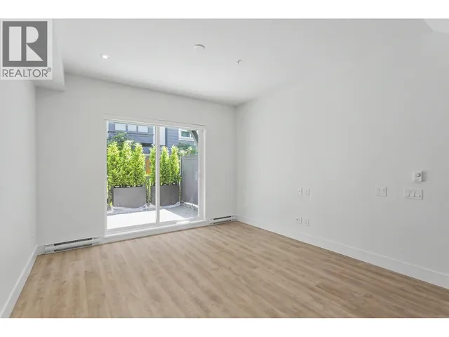 105 - 2304 EMERY COURT, North Vancouver 3