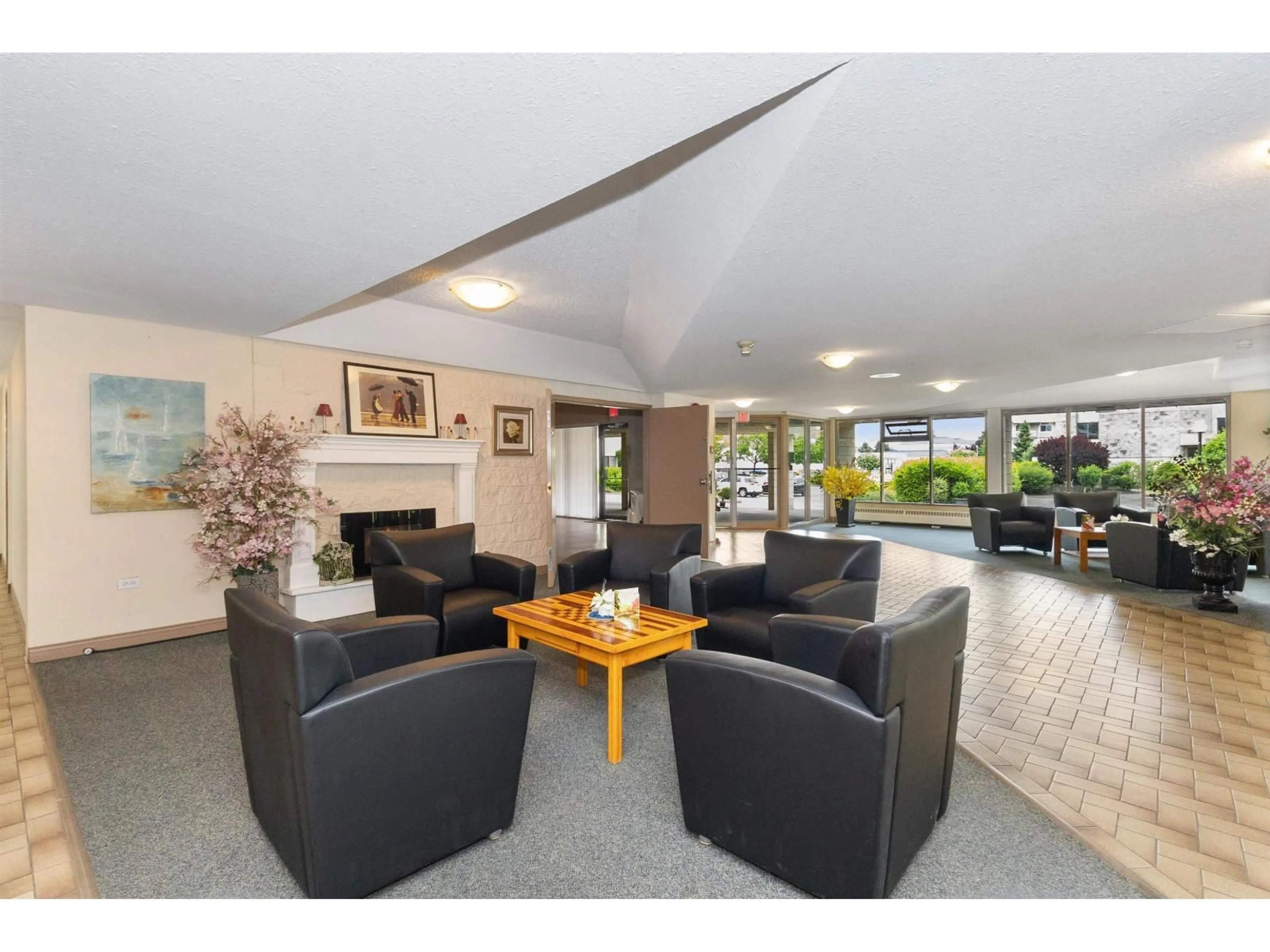 Lobby for 121 - 31955 OLD YALE ROAD, Abbotsford British Columbia V2T4N1