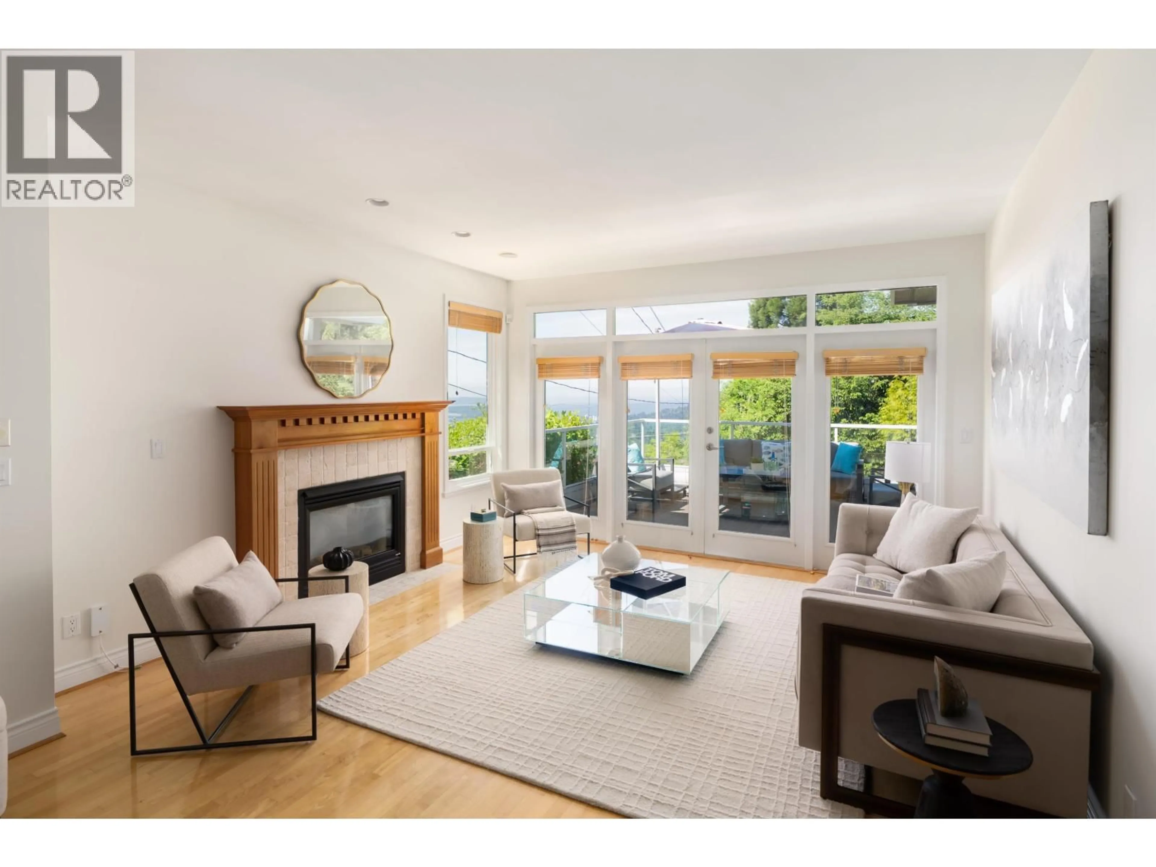 Living room with furniture, unknown for 4080 ST. PAULS AVENUE, North Vancouver British Columbia V7N1T5