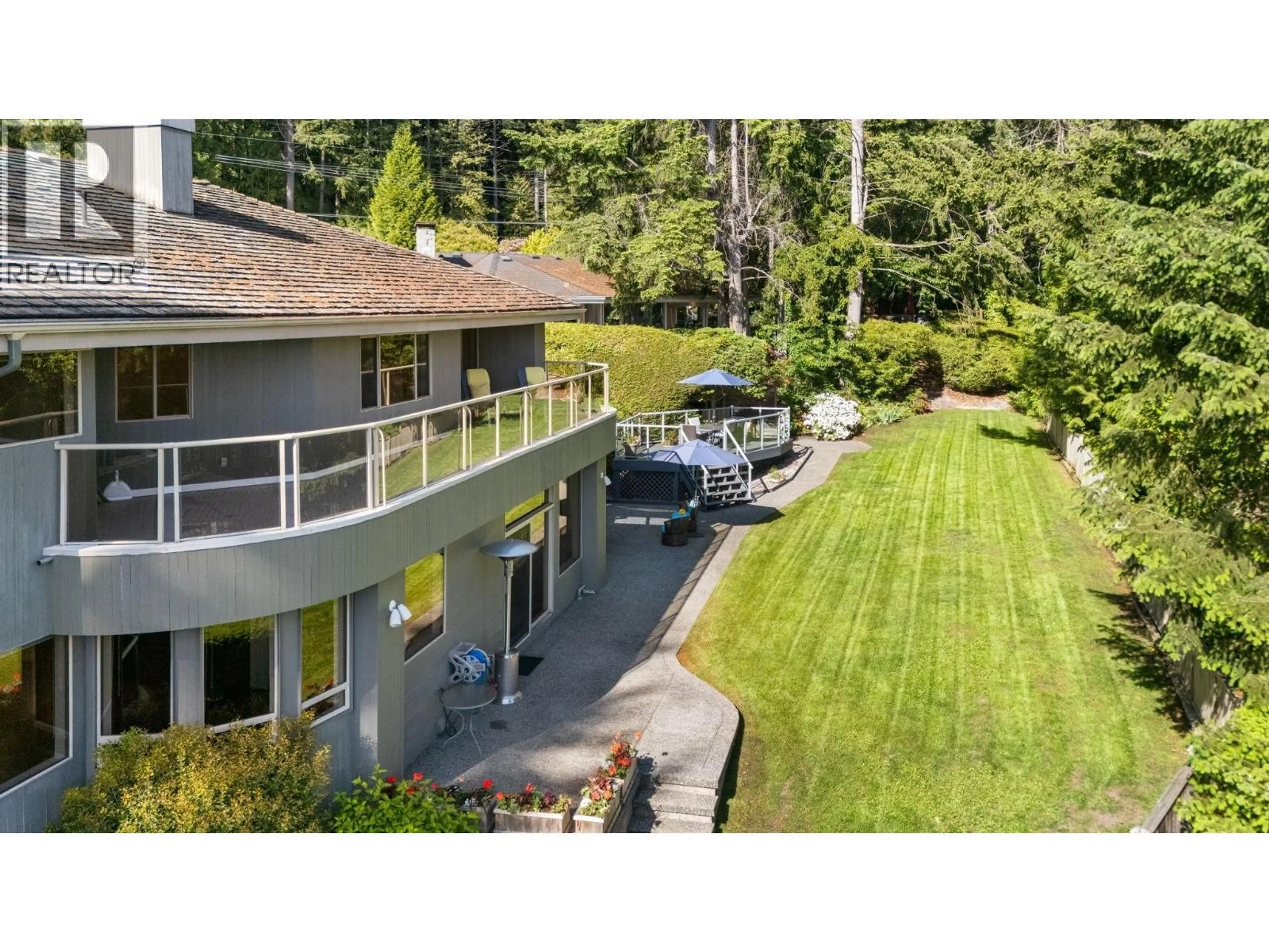 A pic from outside/outdoor area/front of a property/back of a property/a pic from drone, water/lake/river/ocean view for 4406 WOODPARK ROAD, West Vancouver British Columbia V7S2W4