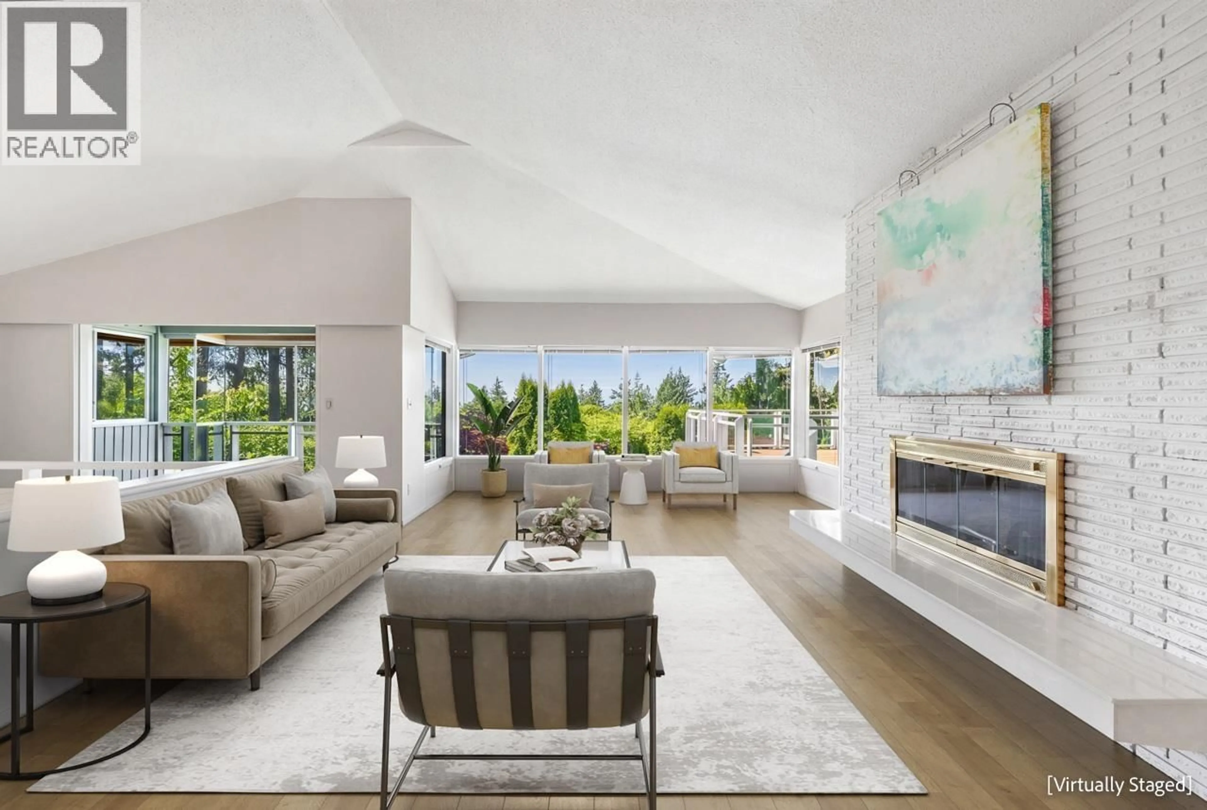 Living room with furniture, unknown for 4415 WOODCREST ROAD, West Vancouver British Columbia V7S2W2