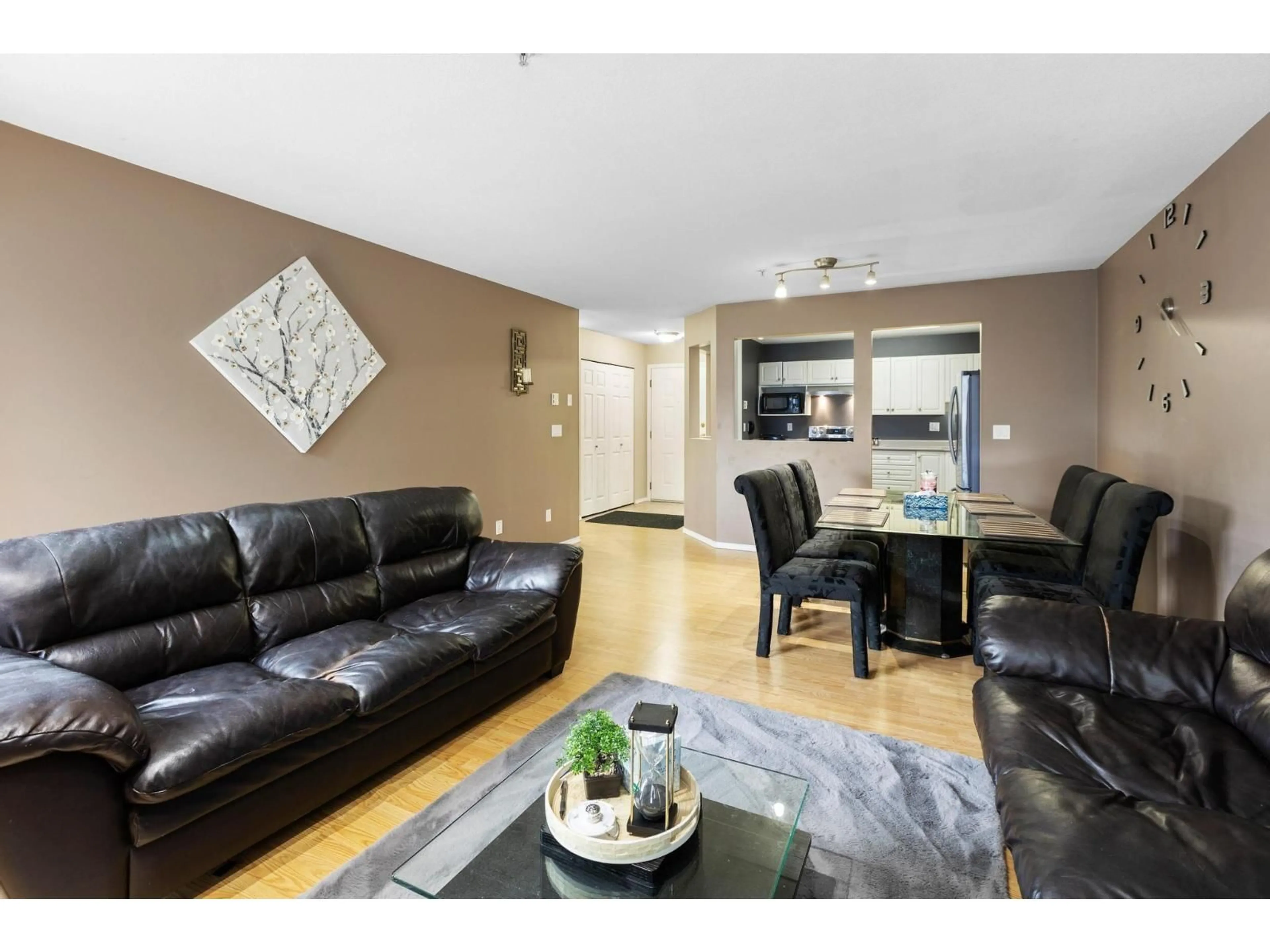 Living room with furniture, unknown for 305 - 31831 PEARDONVILLE ROAD, Abbotsford British Columbia V2T1L5