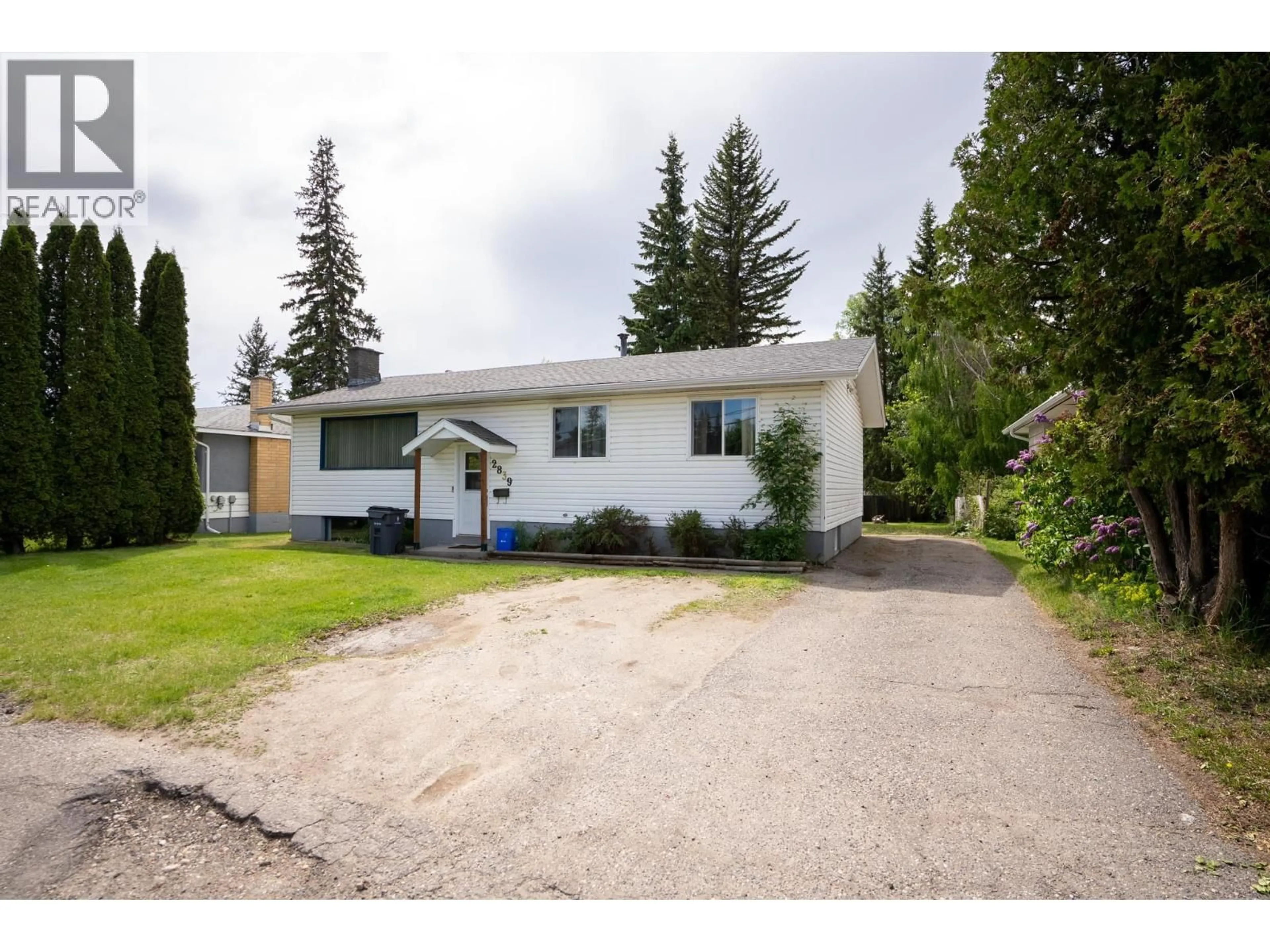 A pic from outside/outdoor area/front of a property/back of a property/a pic from drone, street for 2839 UPLAND STREET, Prince George British Columbia V2L2W5