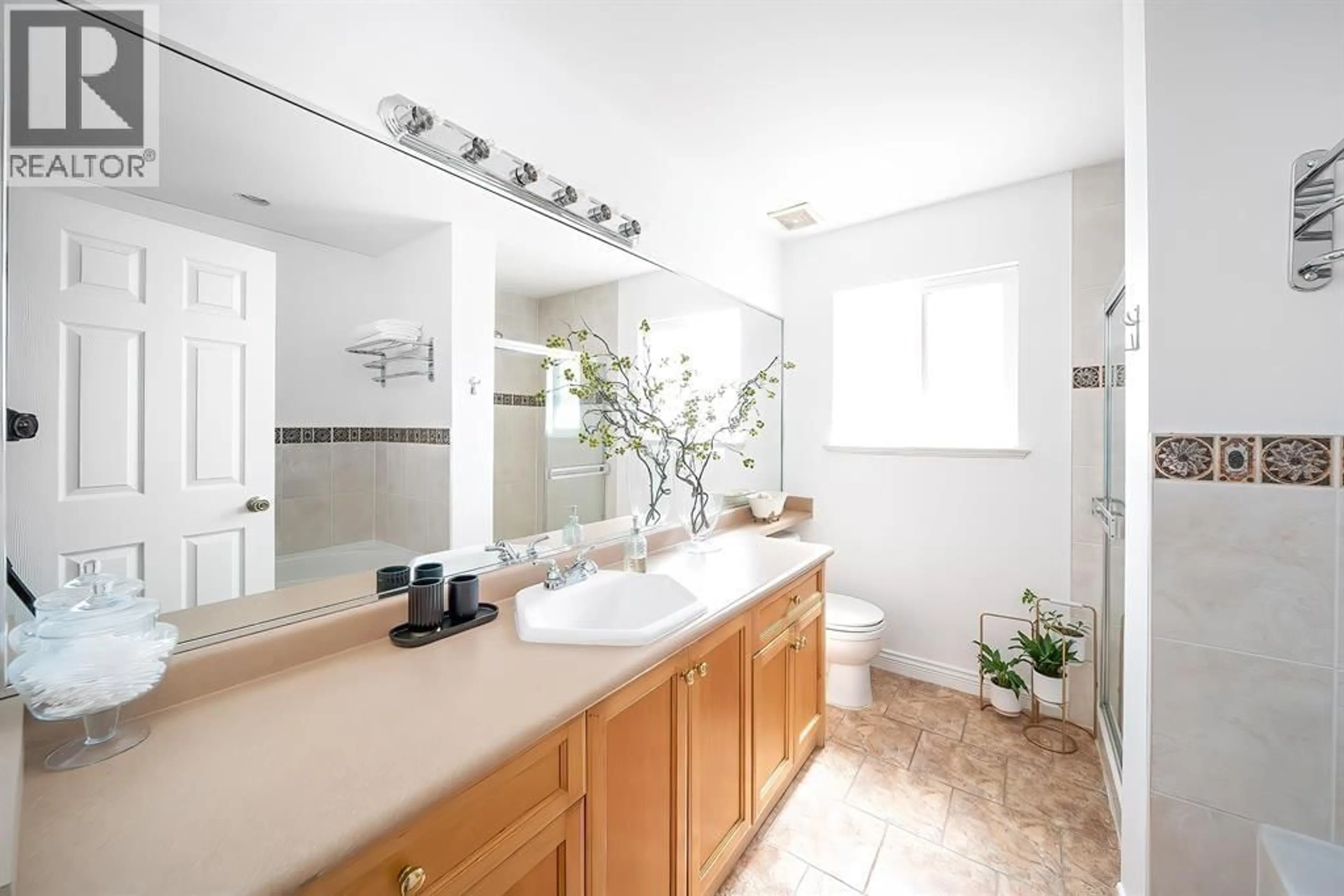 Standard bathroom, ceramic/tile floor for 4573 NO. 5 ROAD, Richmond British Columbia V6X2V5