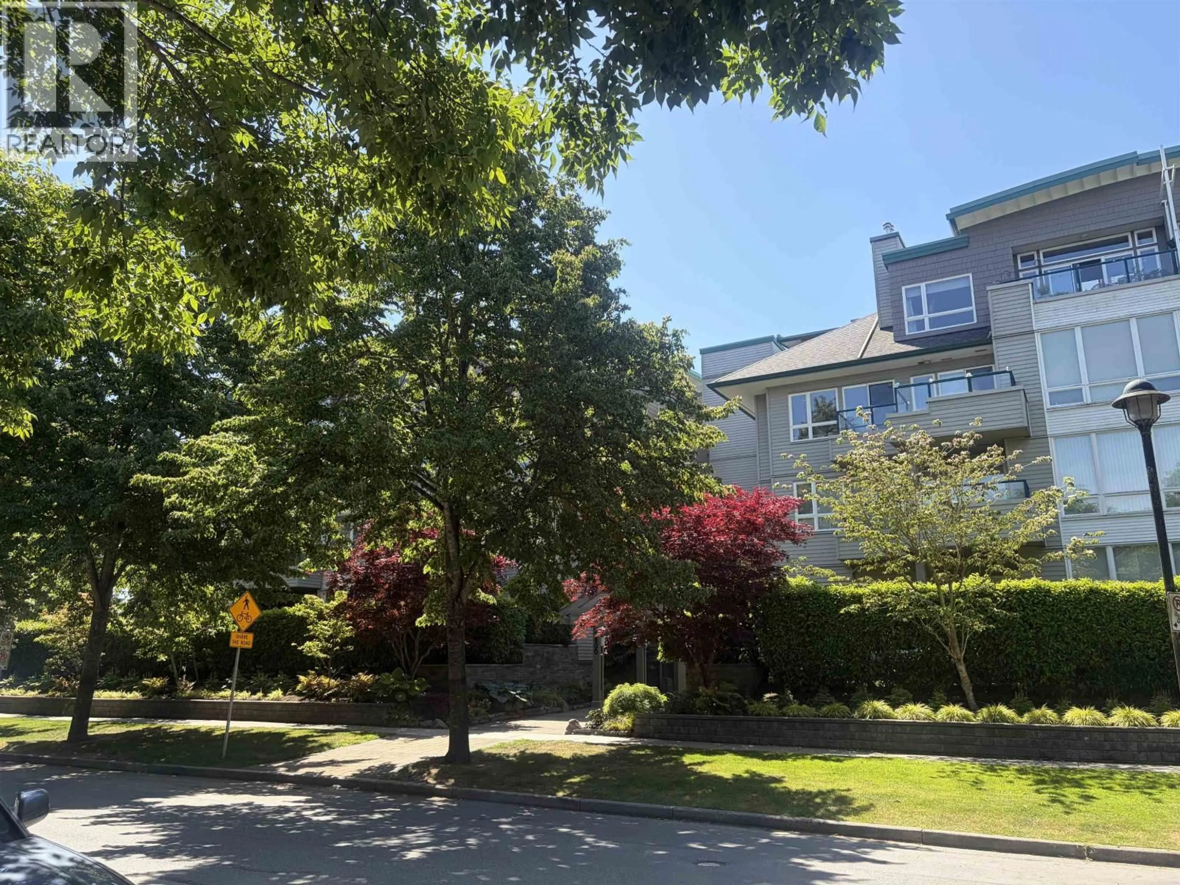 A pic from outside/outdoor area/front of a property/back of a property/a pic from drone, street for 114 - 5800 ANDREWS ROAD, Richmond British Columbia V7E6M2