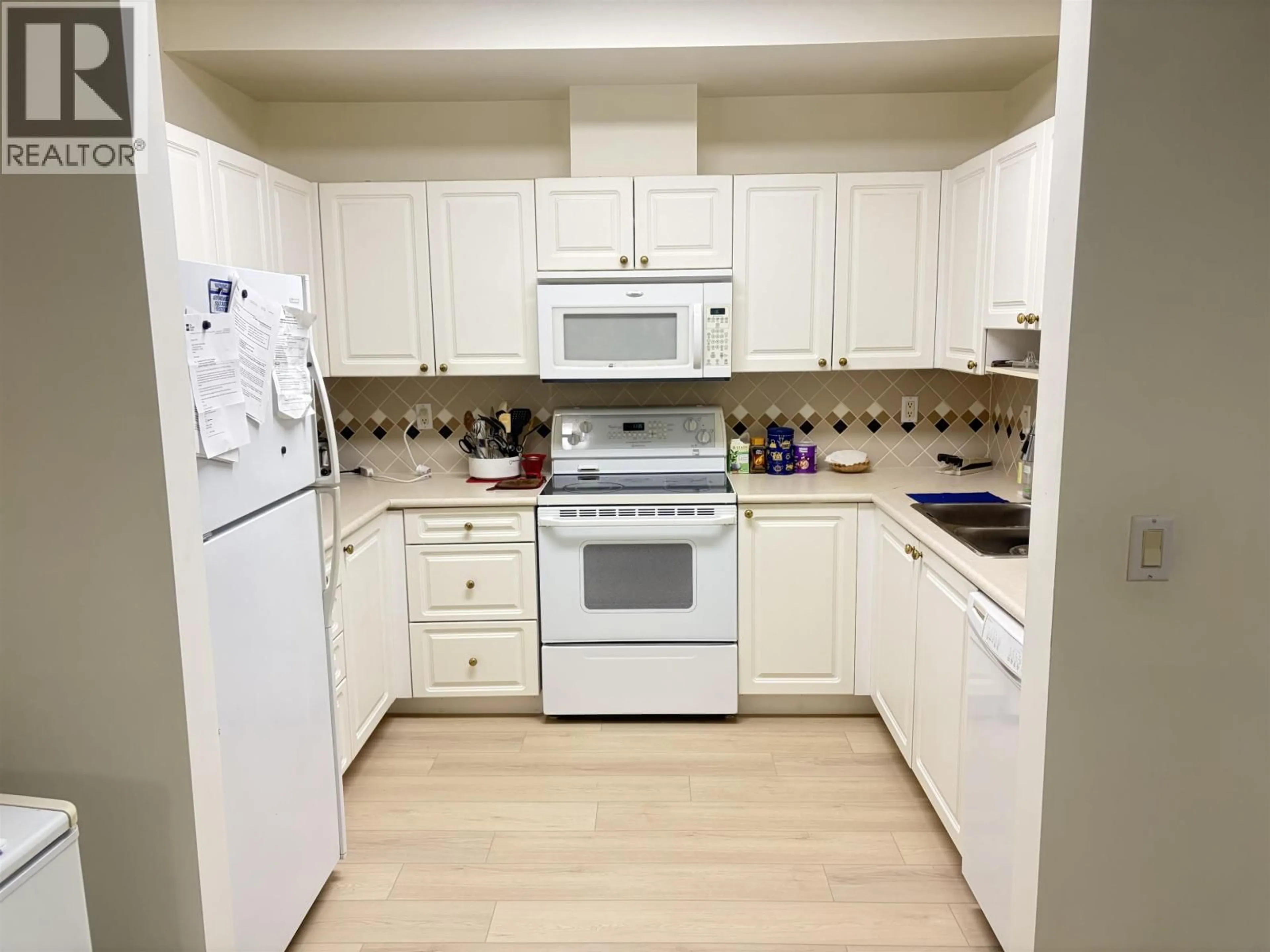 Standard kitchen, unknown for 114 - 5800 ANDREWS ROAD, Richmond British Columbia V7E6M2