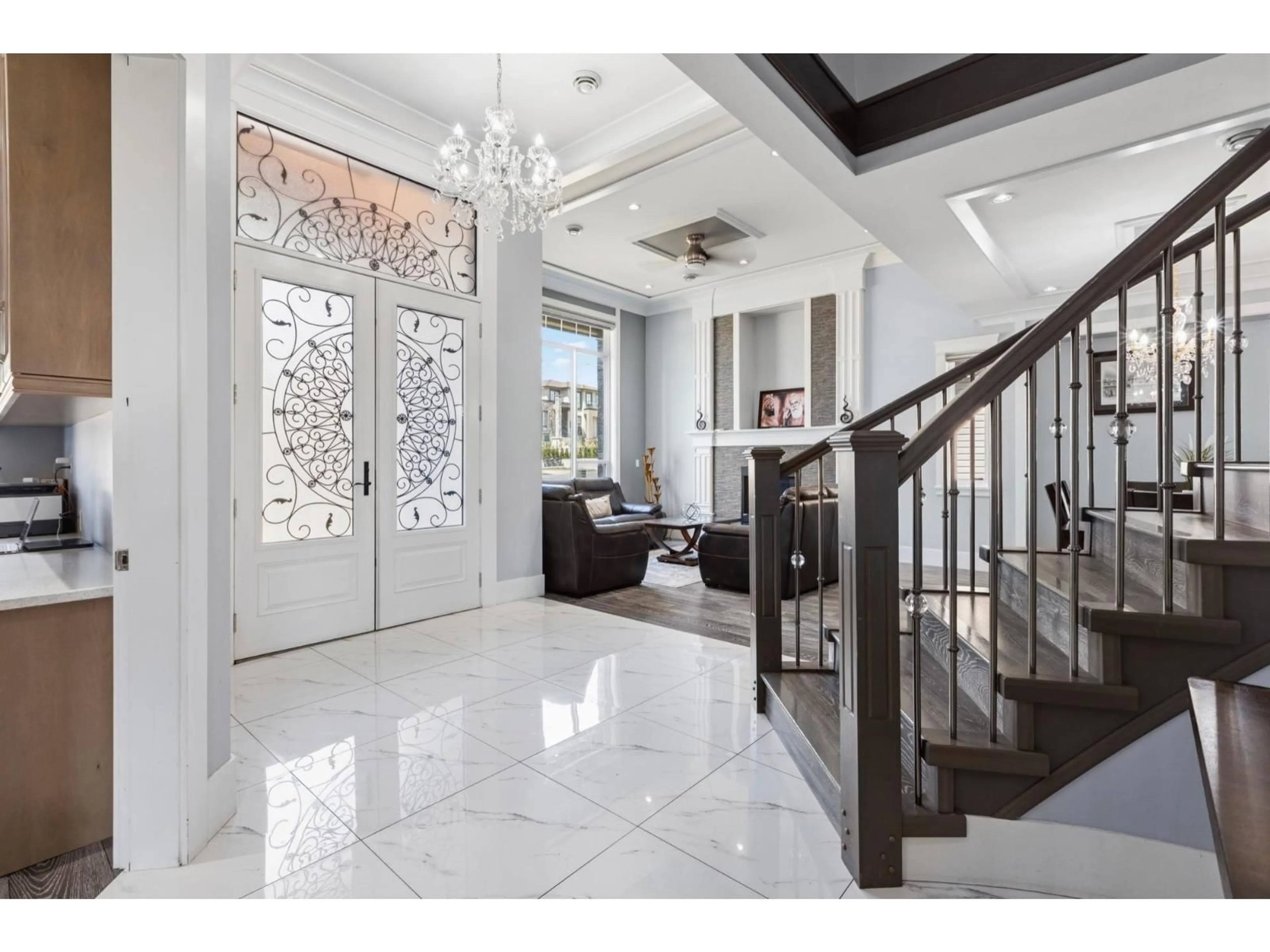 Indoor foyer for 5430 188 STREET, Surrey British Columbia V3S6R4