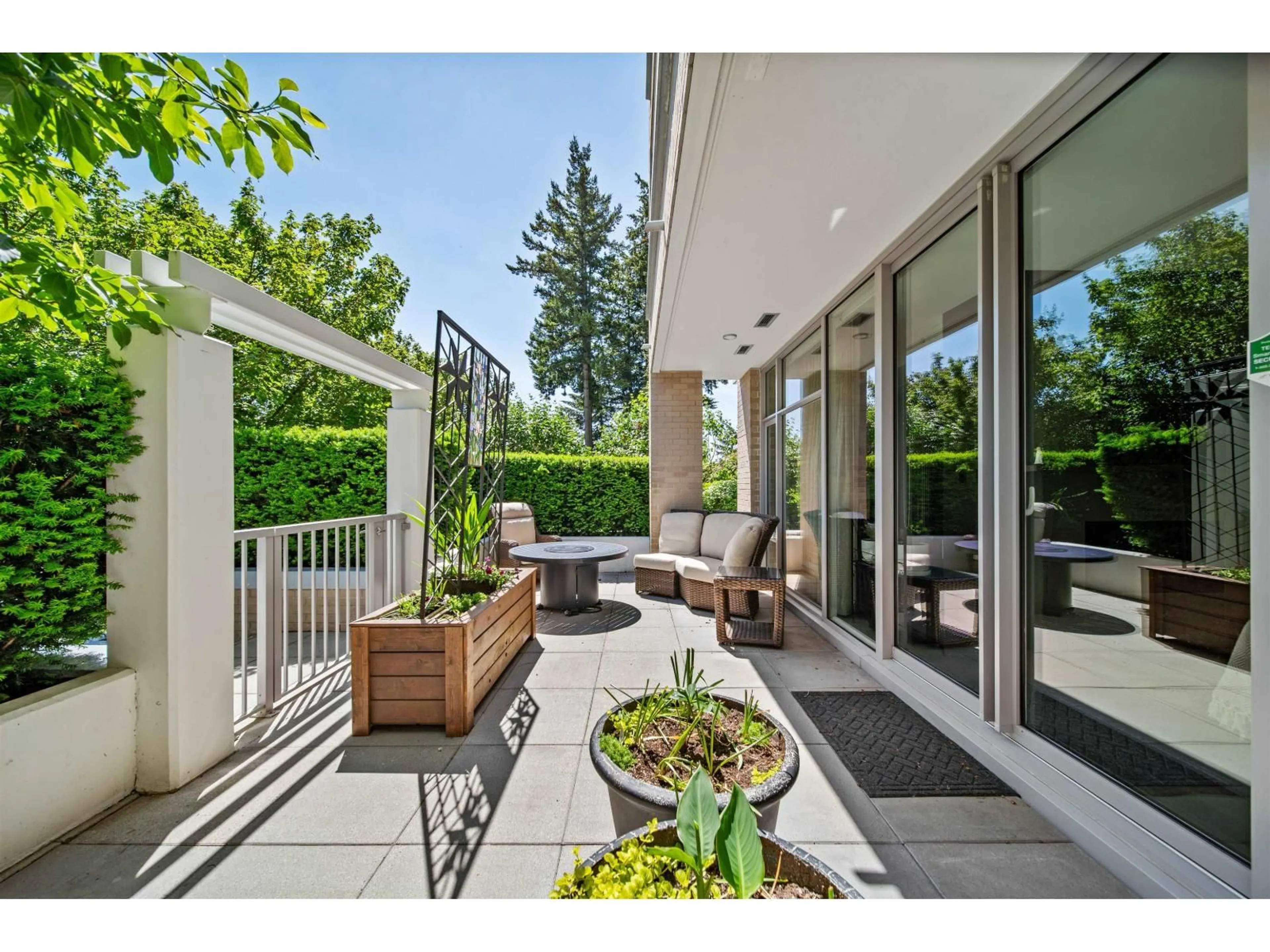 Patio, street for 103 - 1501 VIDAL STREET, White Rock British Columbia V4B0B5