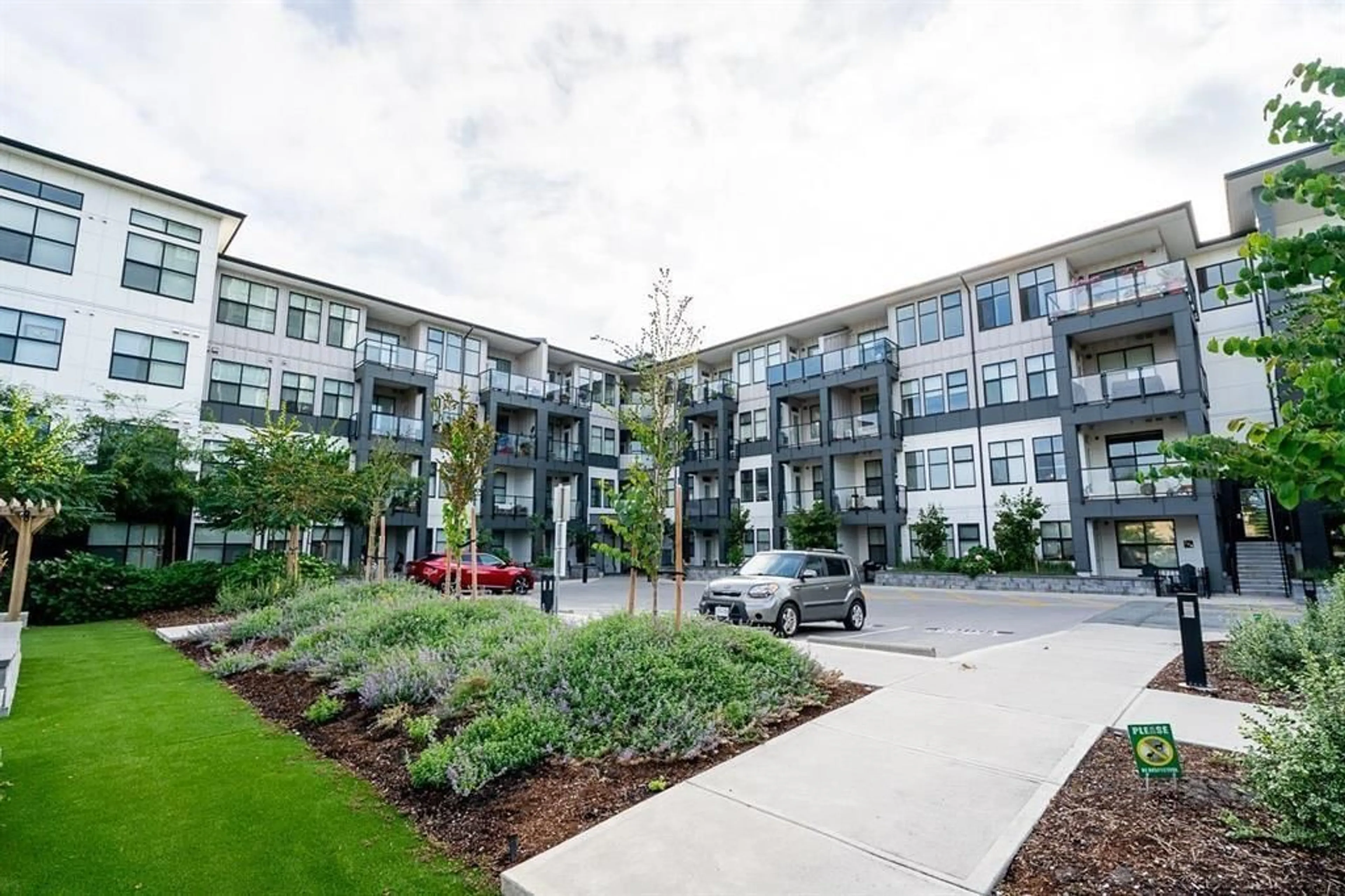 Patio, unknown for 119 - 2120 GLADWIN ROAD, Abbotsford British Columbia V2S0L7