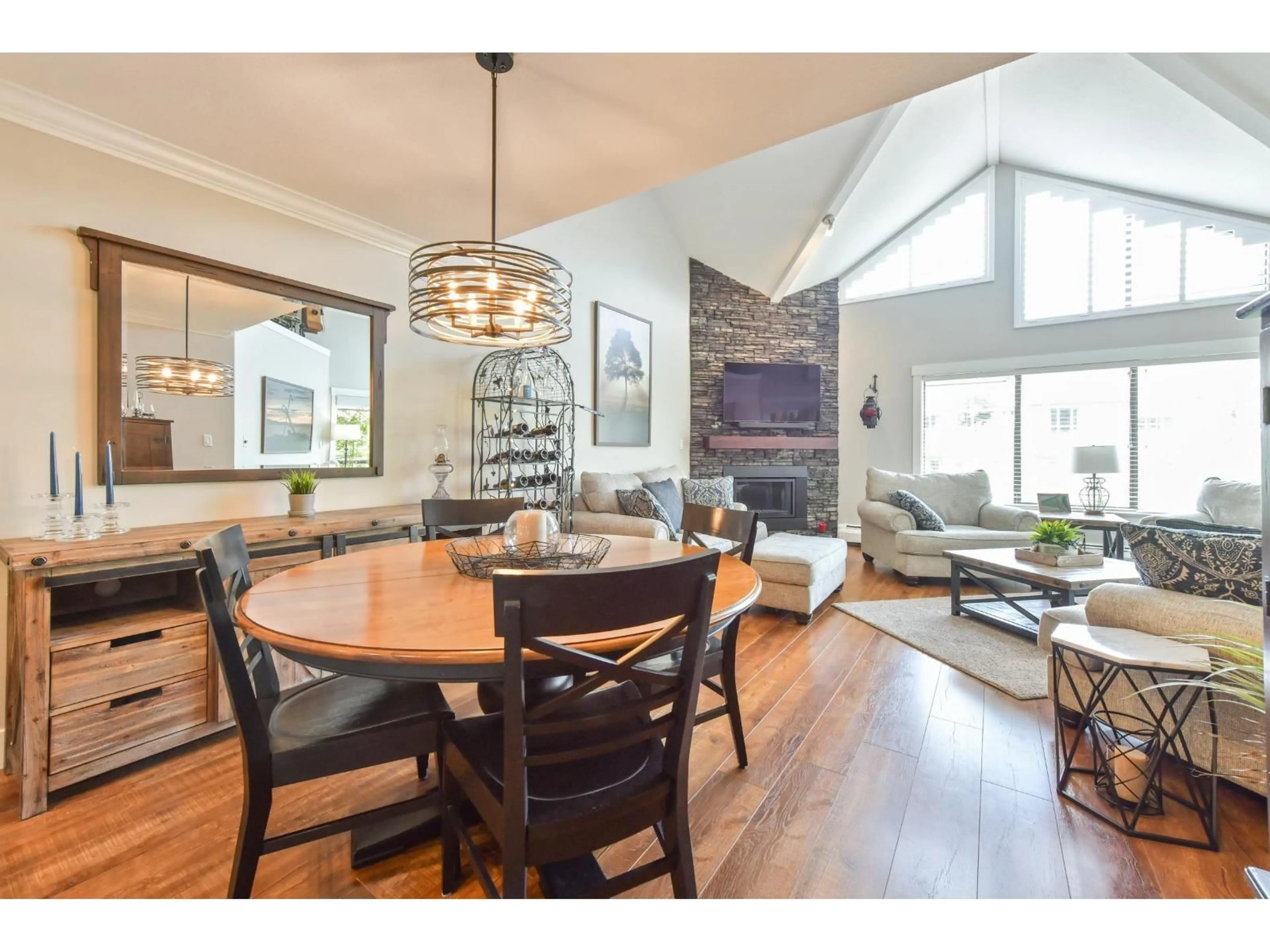 Open concept kitchen, wood/laminate floor for 311 - 15270 17TH AVENUE, Surrey British Columbia V4A1T9