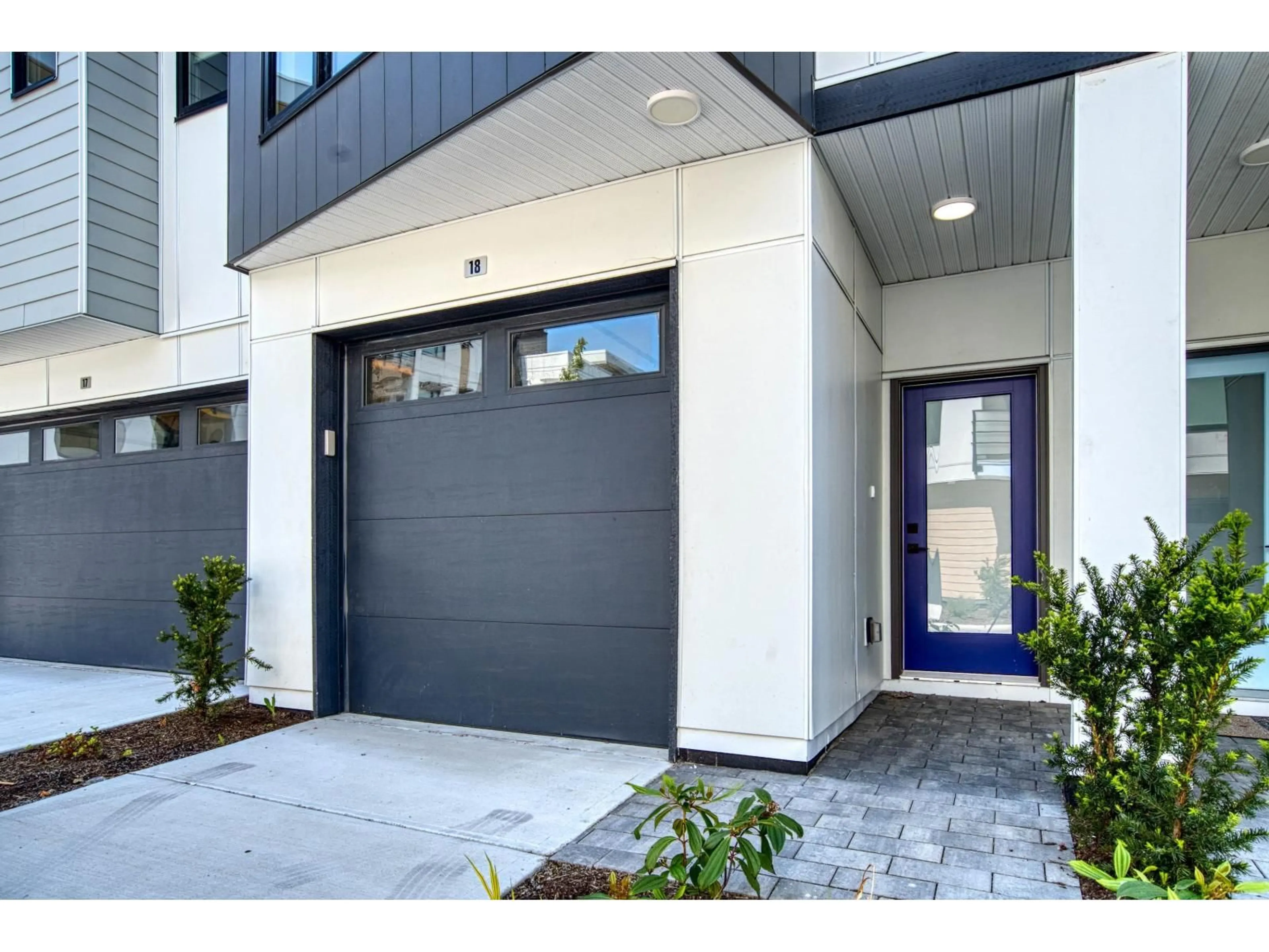 Indoor entryway for 18 - 177 175A STREET, Surrey British Columbia V3Z1L1