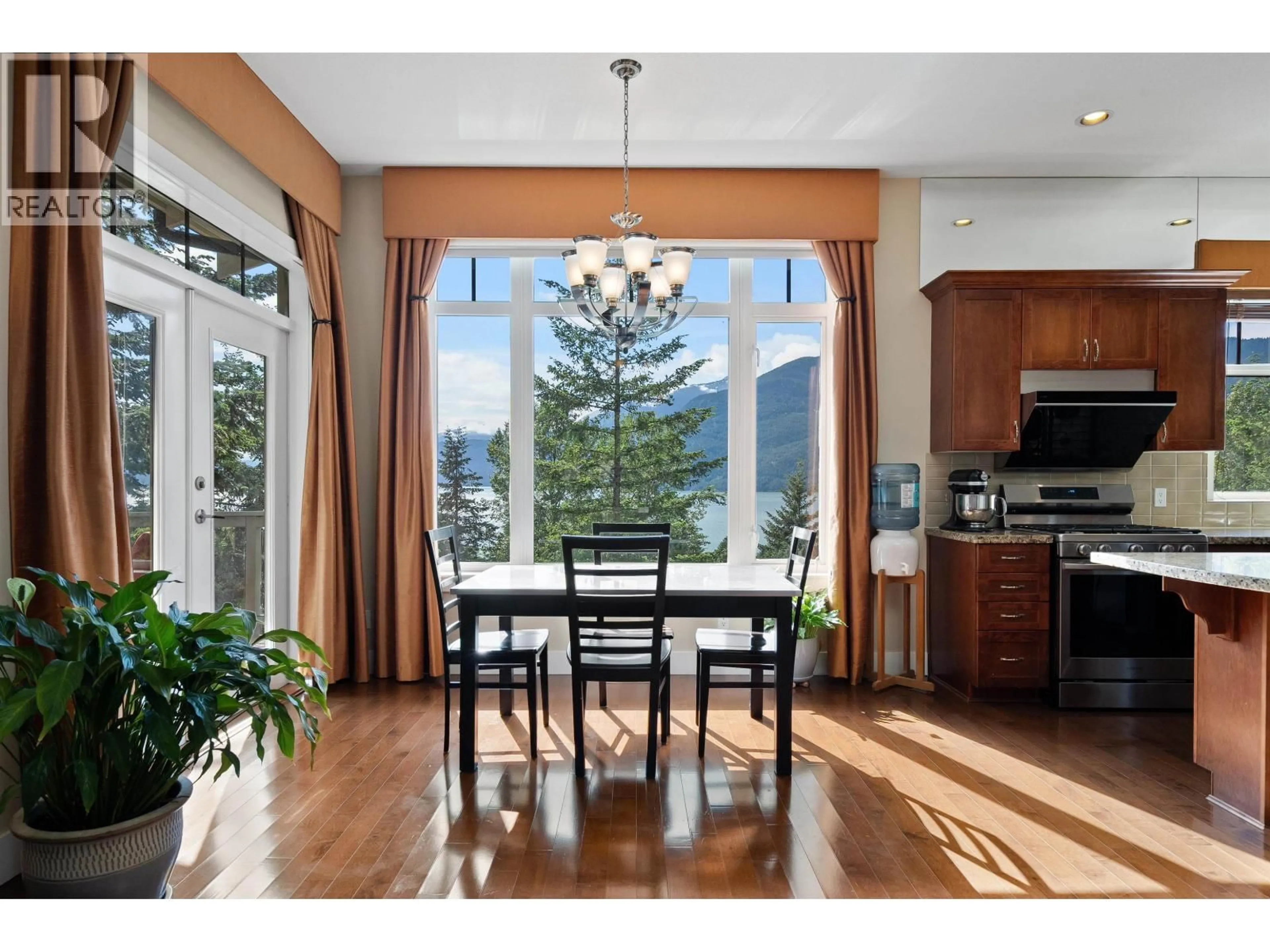 Dining room, unknown for 300 OCEAN CREST DRIVE, West Vancouver British Columbia V0N3Z2