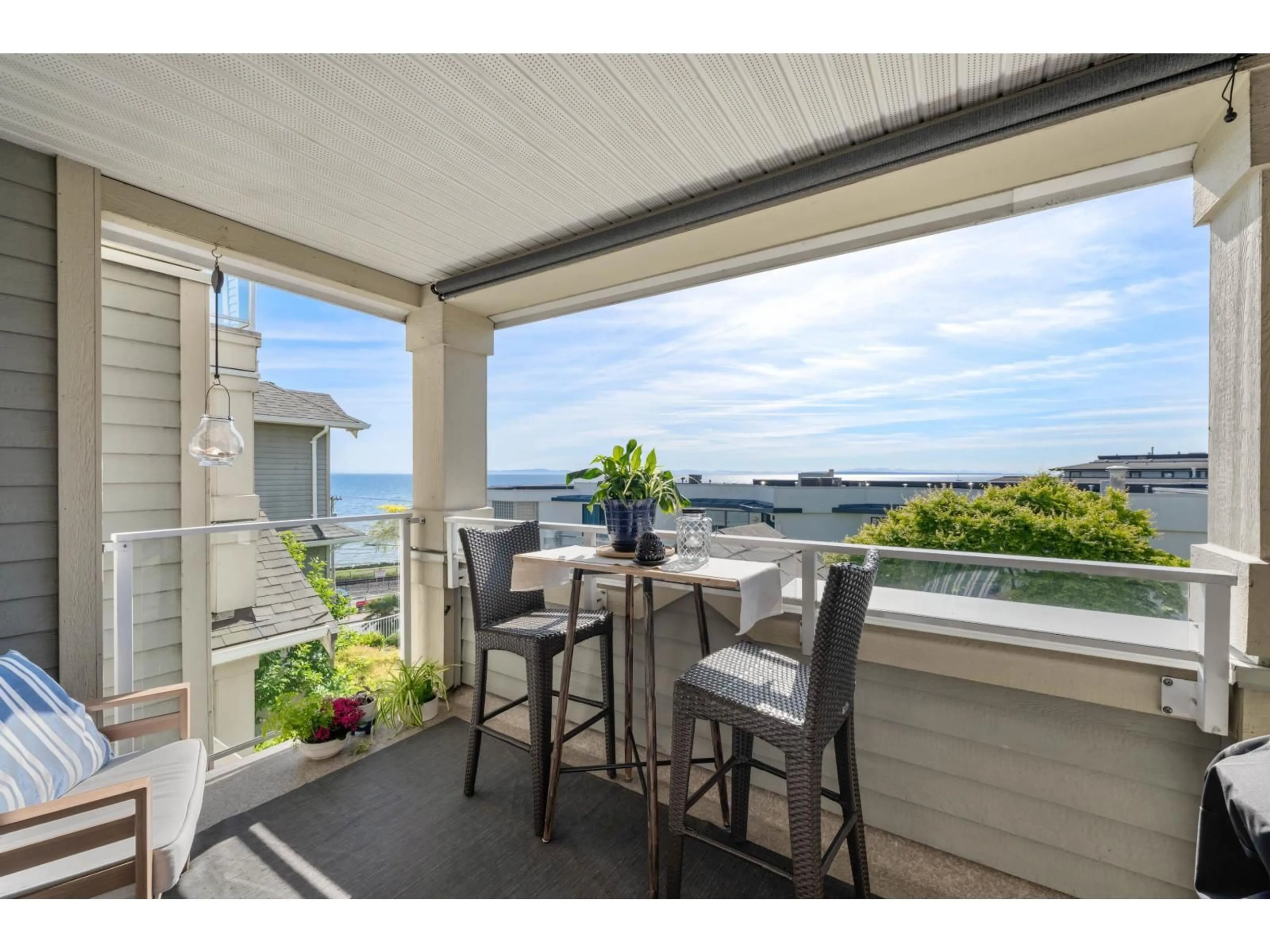 Patio, water/lake/river/ocean view for 311 - 15621 MARINE DRIVE, White Rock British Columbia V4B1E1