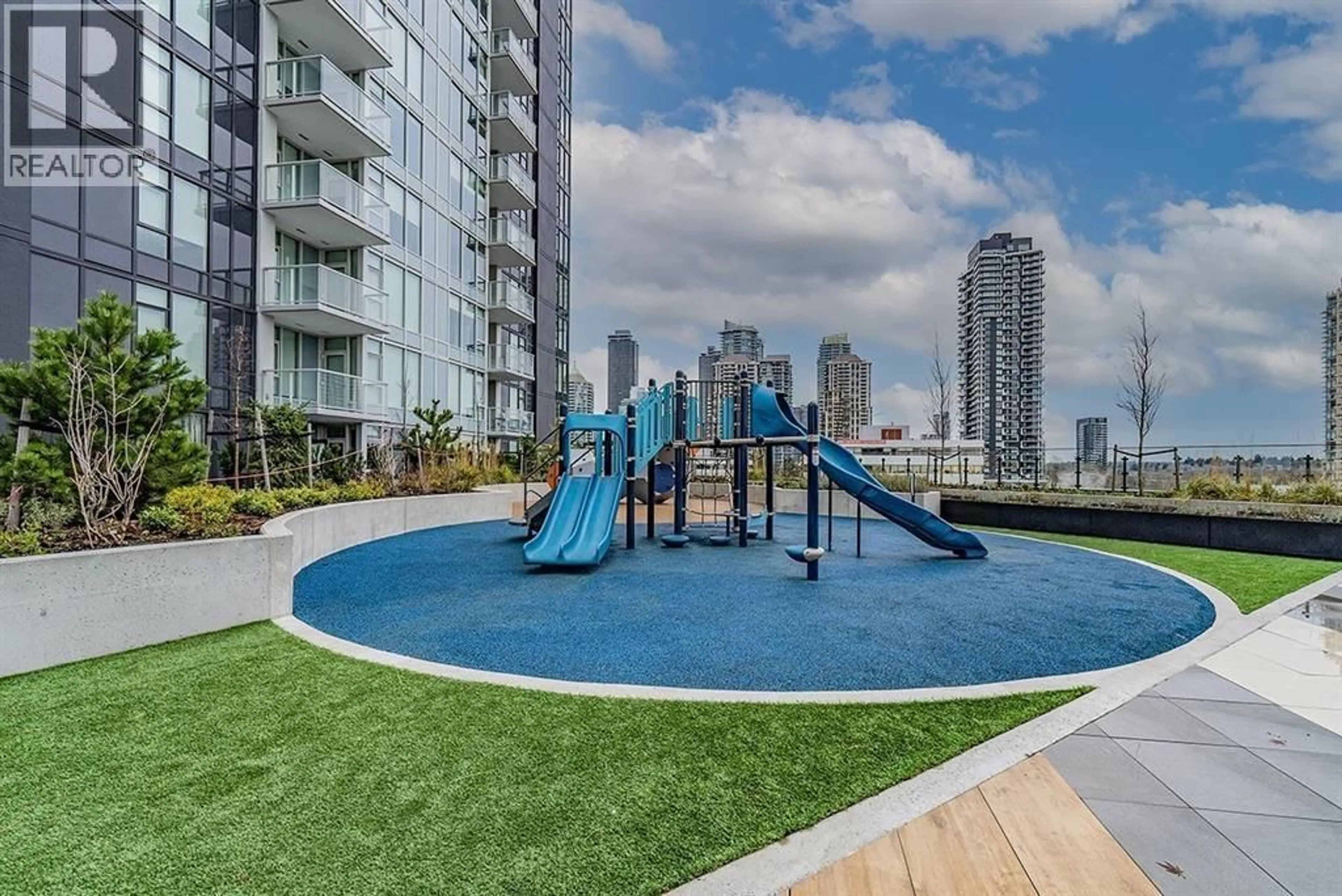 Pool for 3202 - 2108 GILMORE AVENUE, Burnaby British Columbia V5C0N8