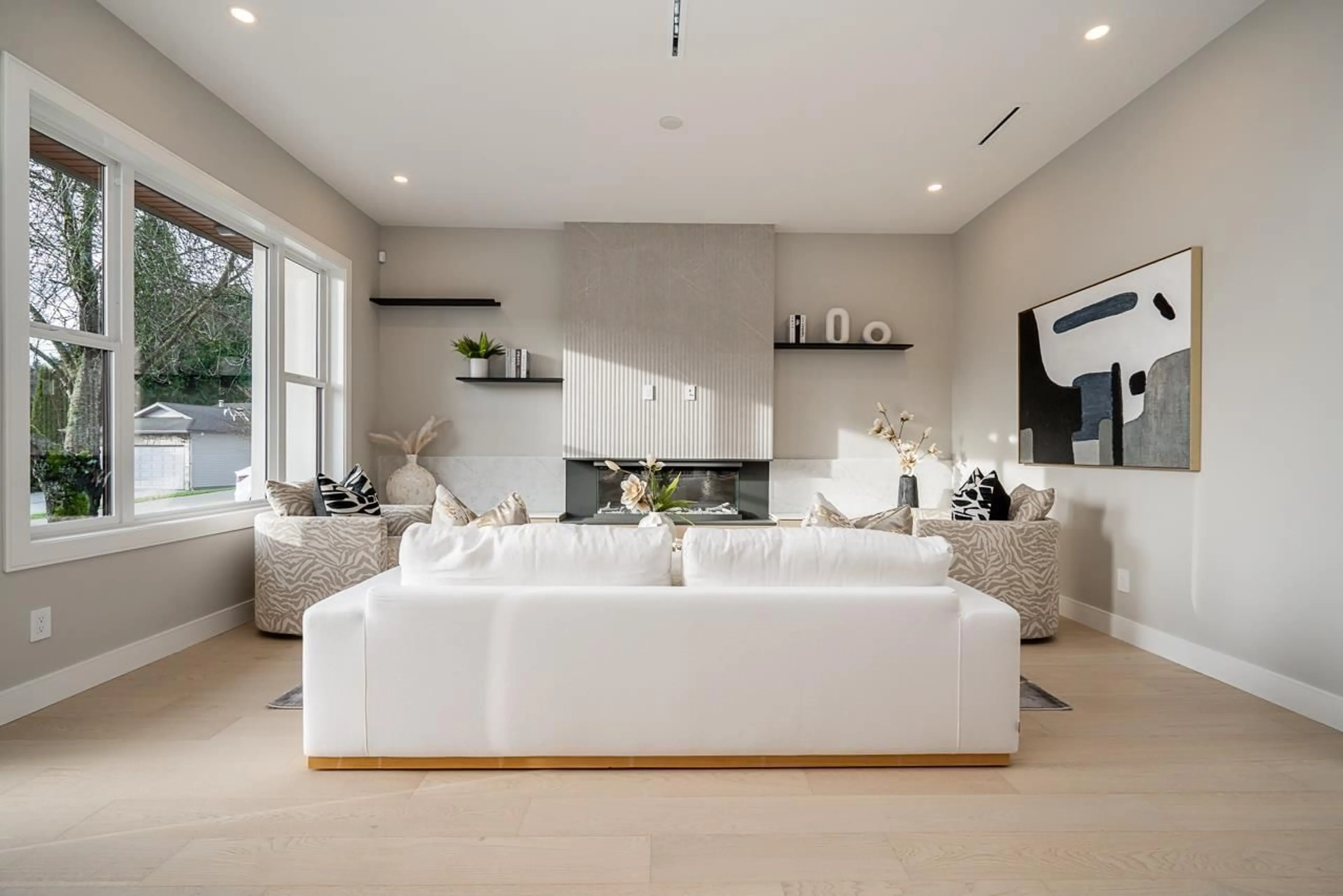 Living room with furniture, unknown for 15043 19A AVENUE, Surrey British Columbia V4A7G8