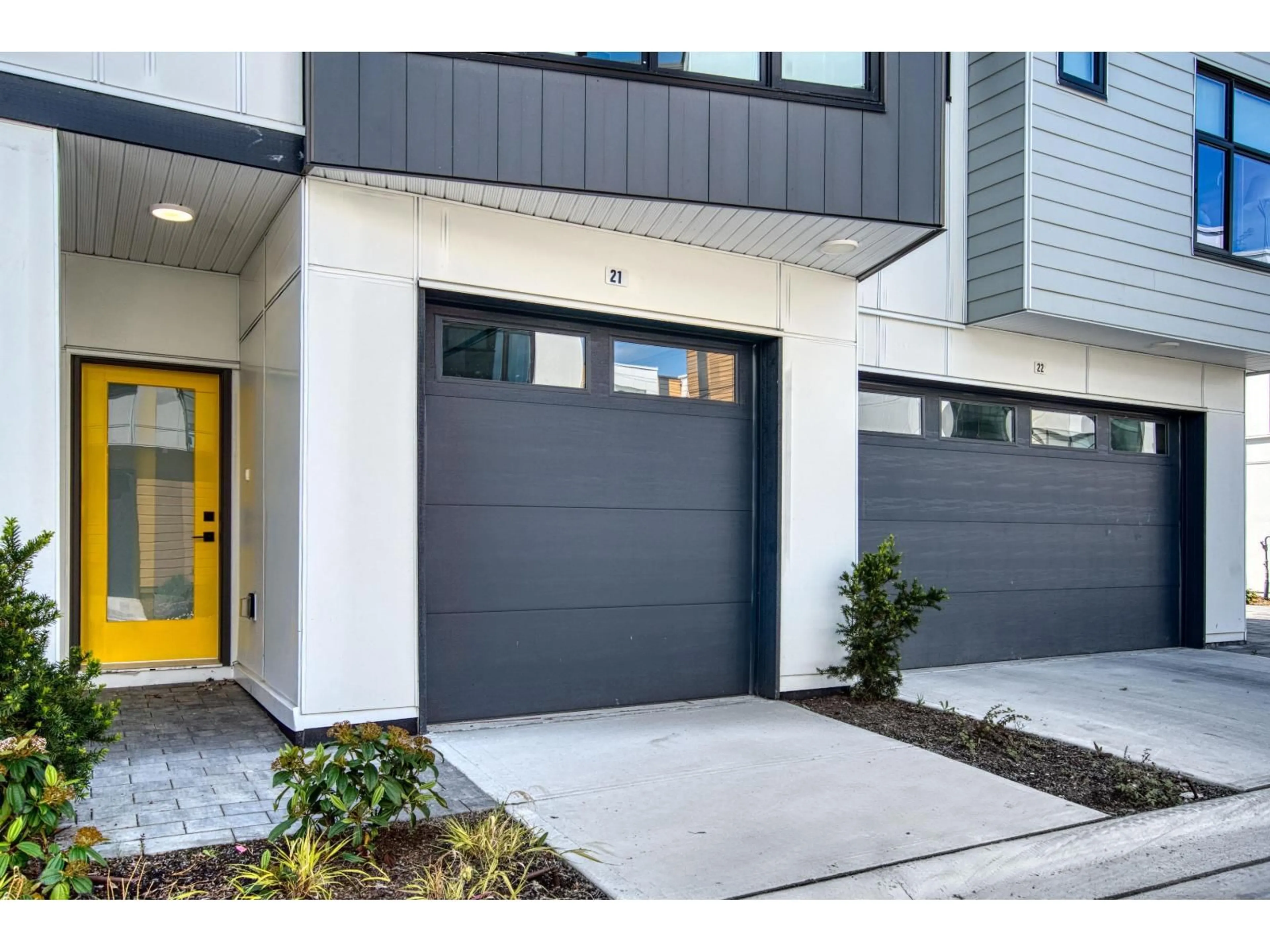 Indoor entryway for 21 - 177 175A STREET, Surrey British Columbia V3Z1L1