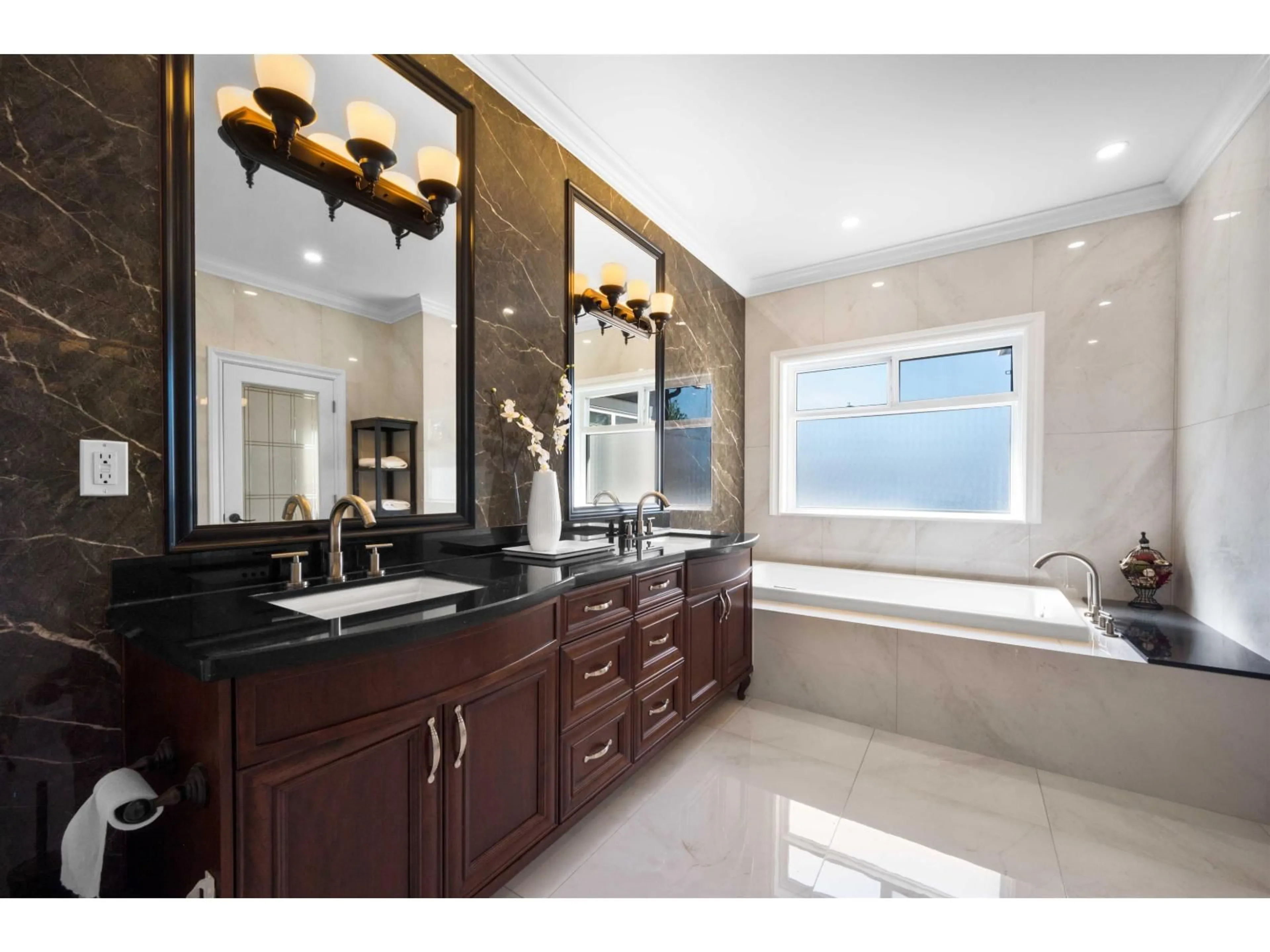 Contemporary bathroom, ceramic/tile floor for 16418 36A AVENUE, Surrey British Columbia V3Z0M1