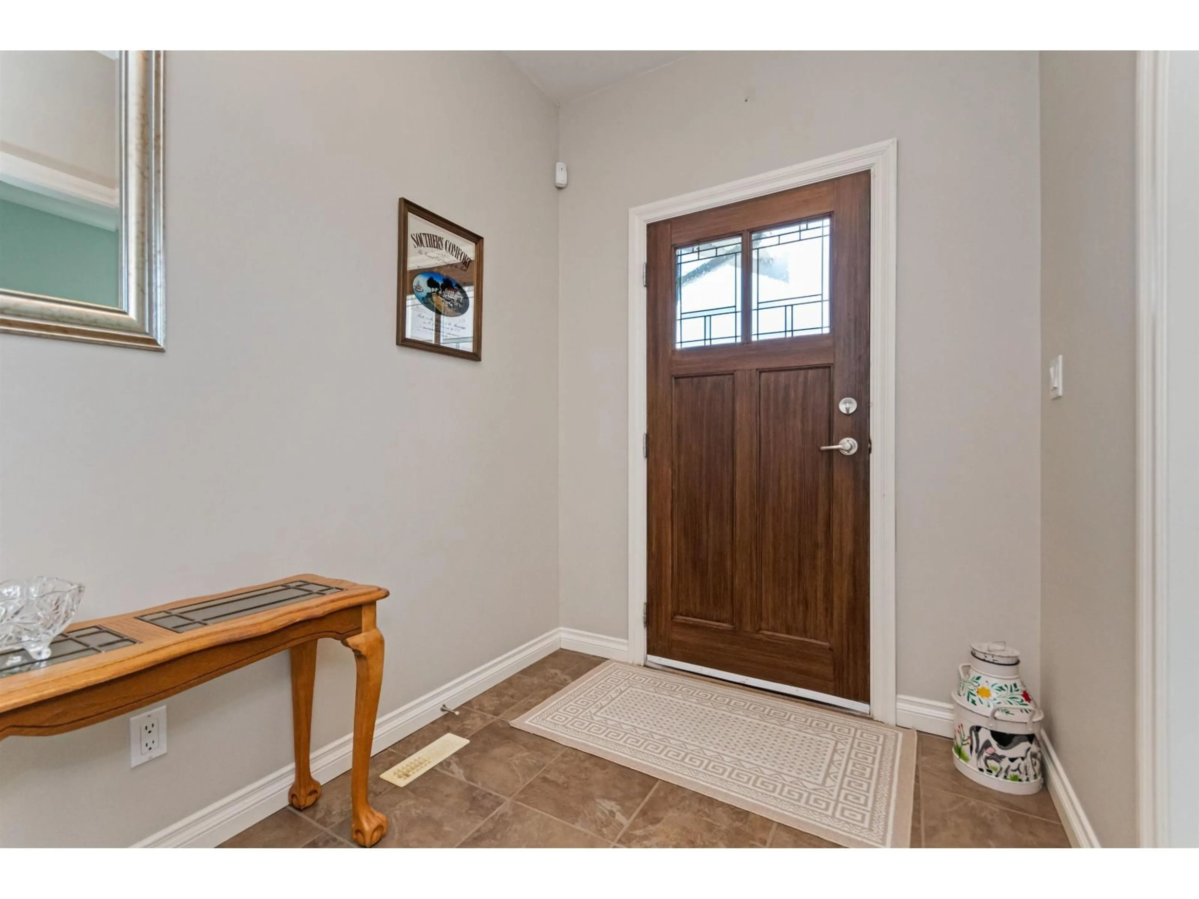 Indoor entryway for 76 - 7600 CHILLIWACK RIVER ROAD, Chilliwack British Columbia V2R4G5