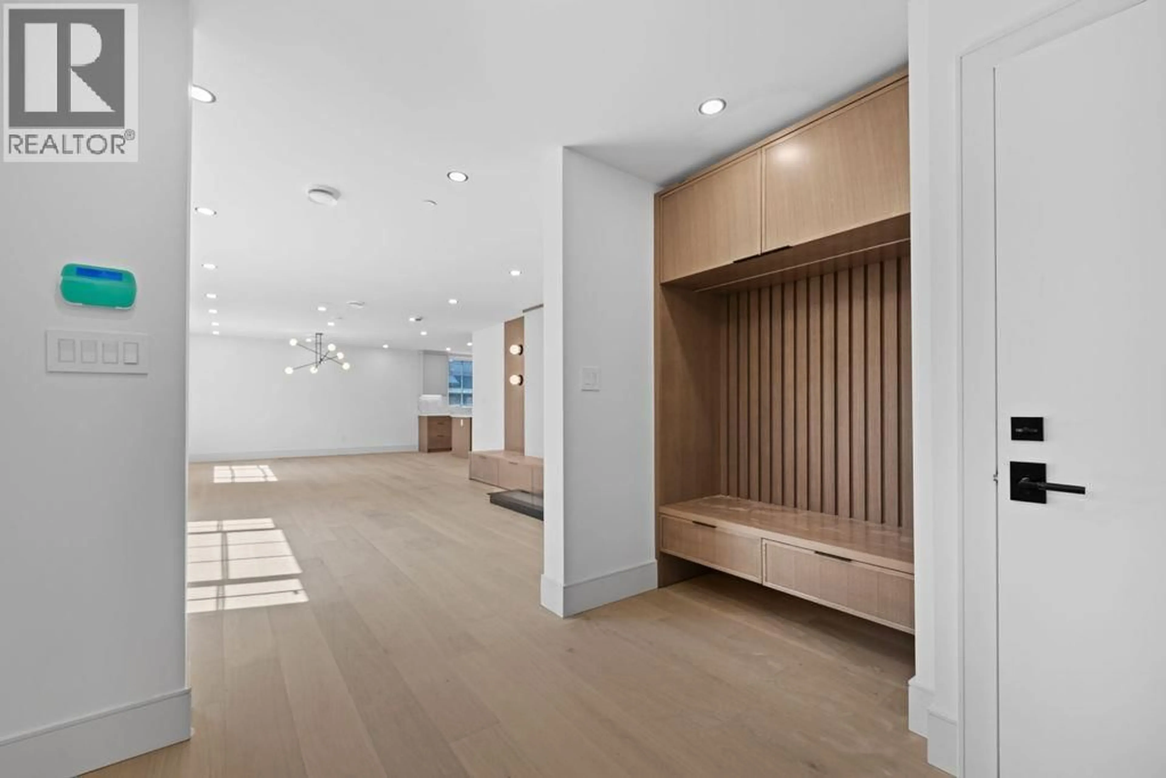 Indoor foyer for 6841 CYPRESS STREET, Vancouver British Columbia V6P5L9