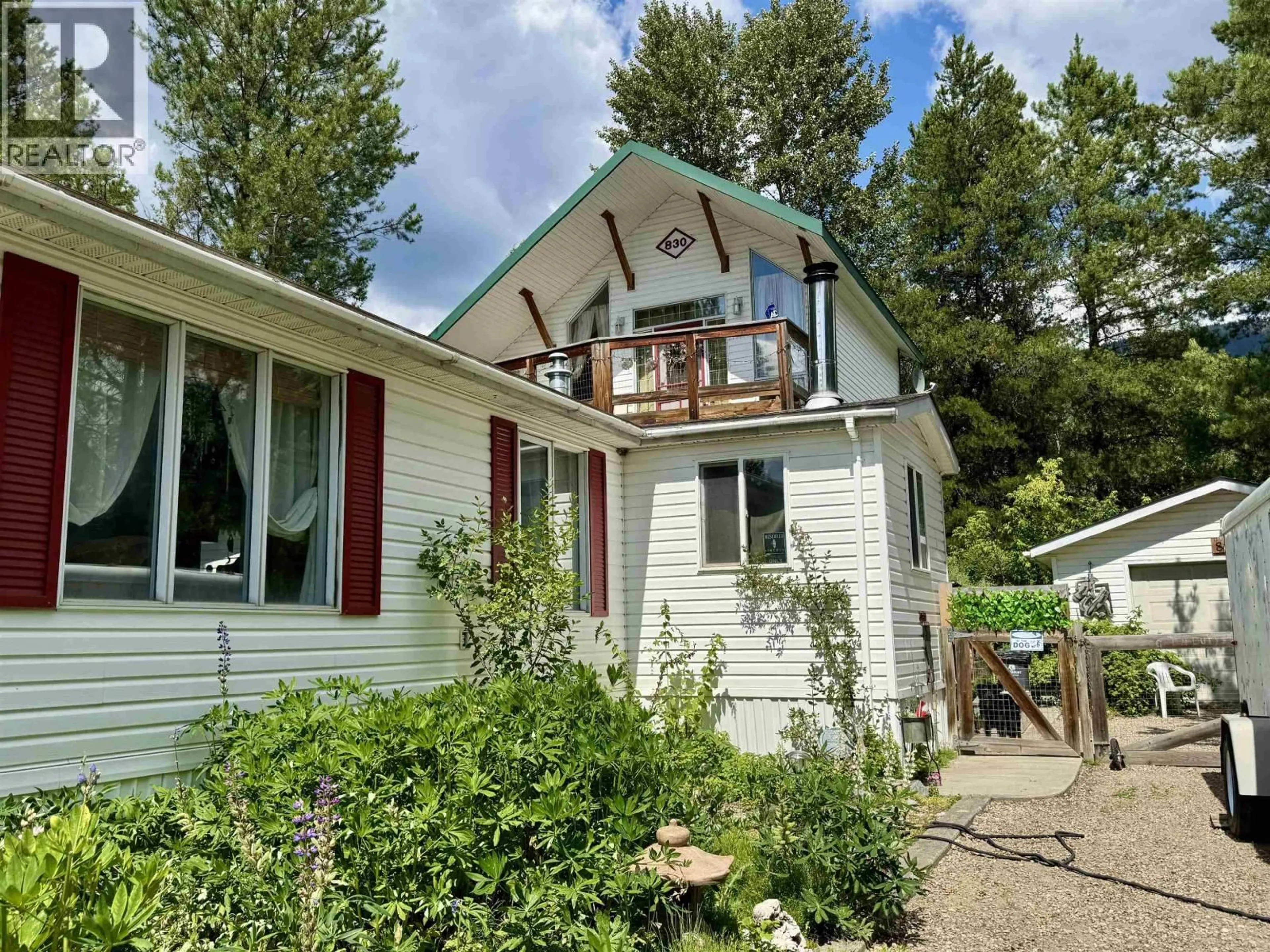 Home with vinyl exterior material, street for 830 BEAVEN CRESCENT, Valemount British Columbia V0E2Z0