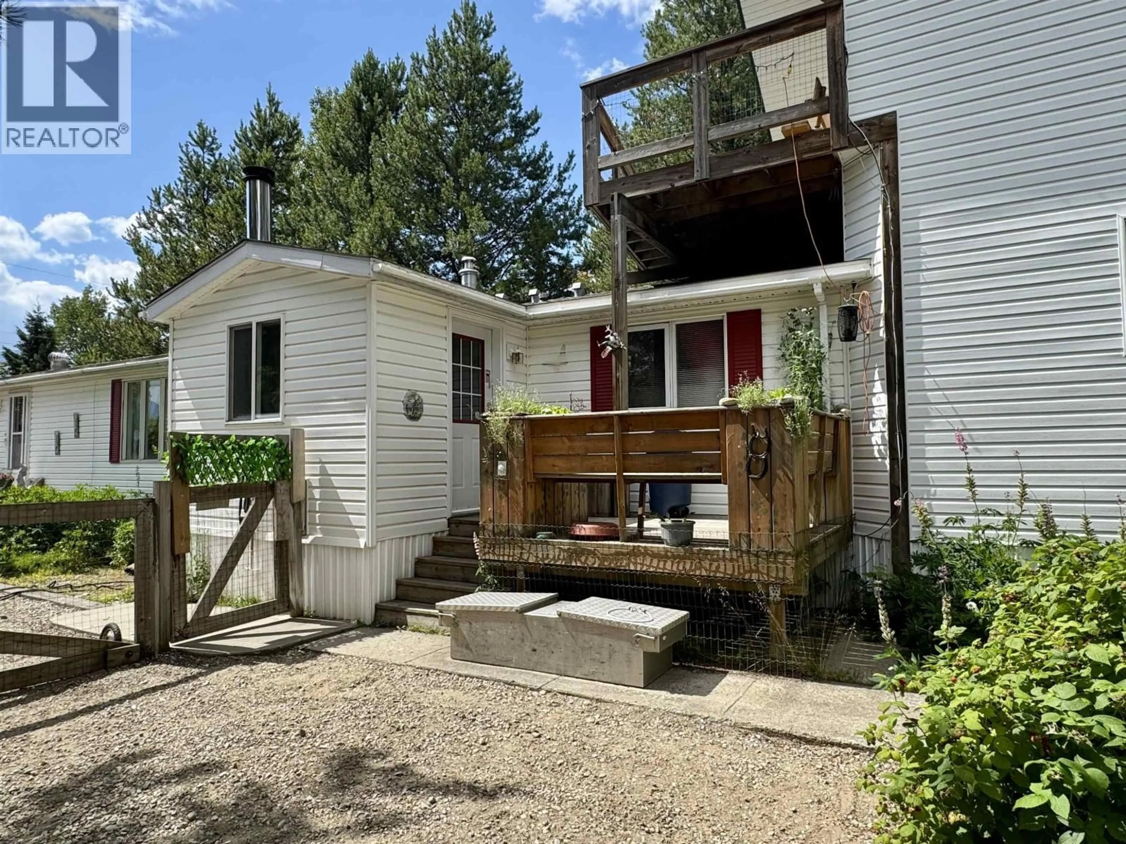 Patio, street for 830 BEAVEN CRESCENT, Valemount British Columbia V0E2Z0