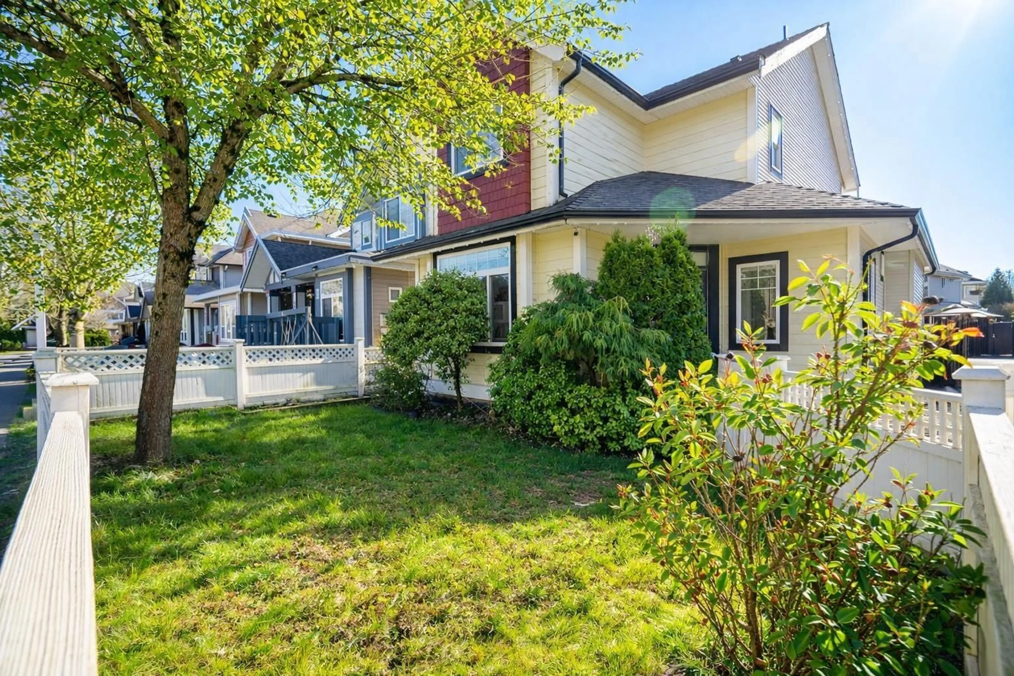 A pic from outside/outdoor area/front of a property/back of a property/a pic from drone, street for 19914 73A AVENUE, Langley British Columbia V2Y3J3