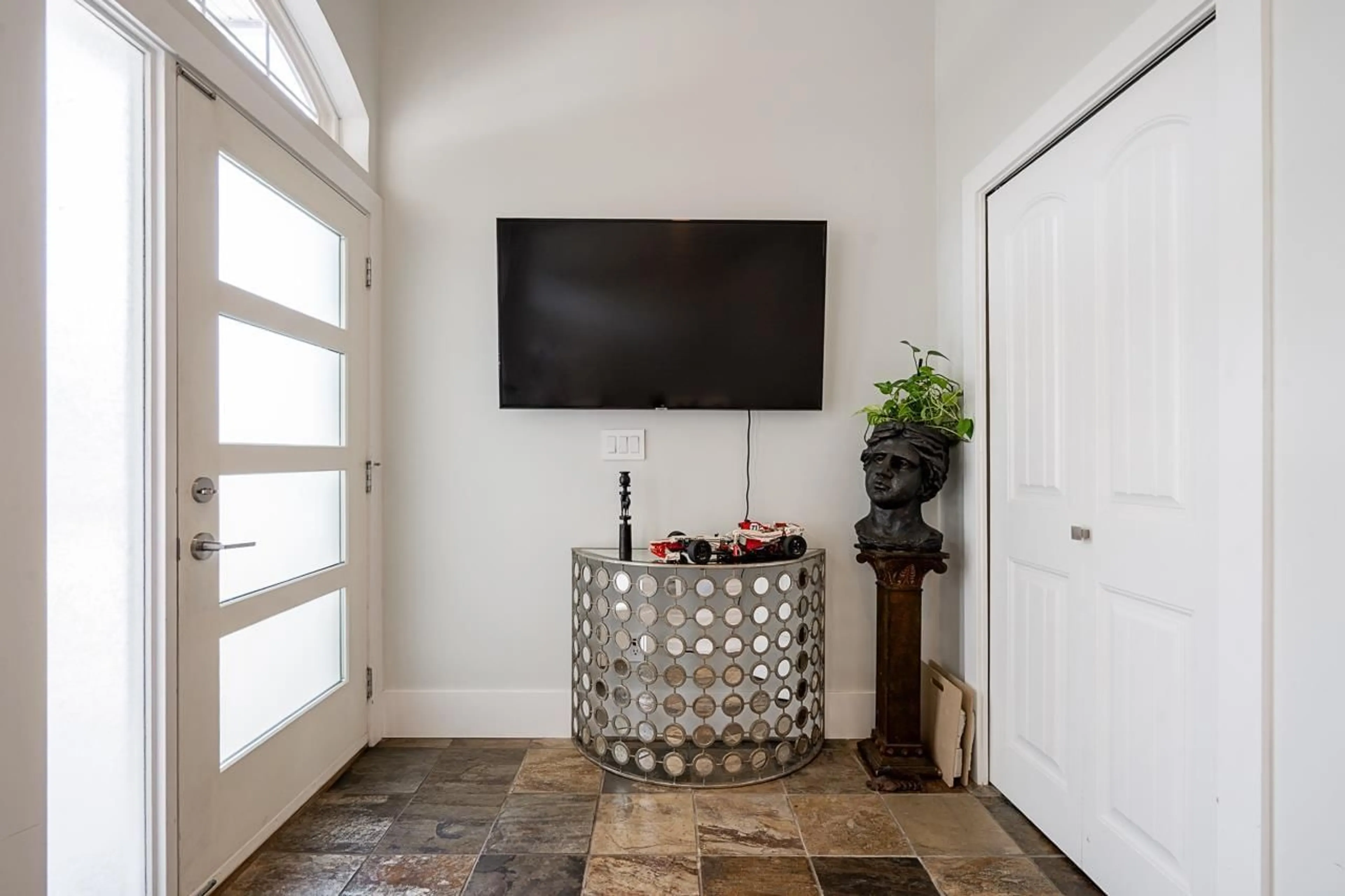 Indoor entryway for 6128 150B STREET, Surrey British Columbia V3S7W9