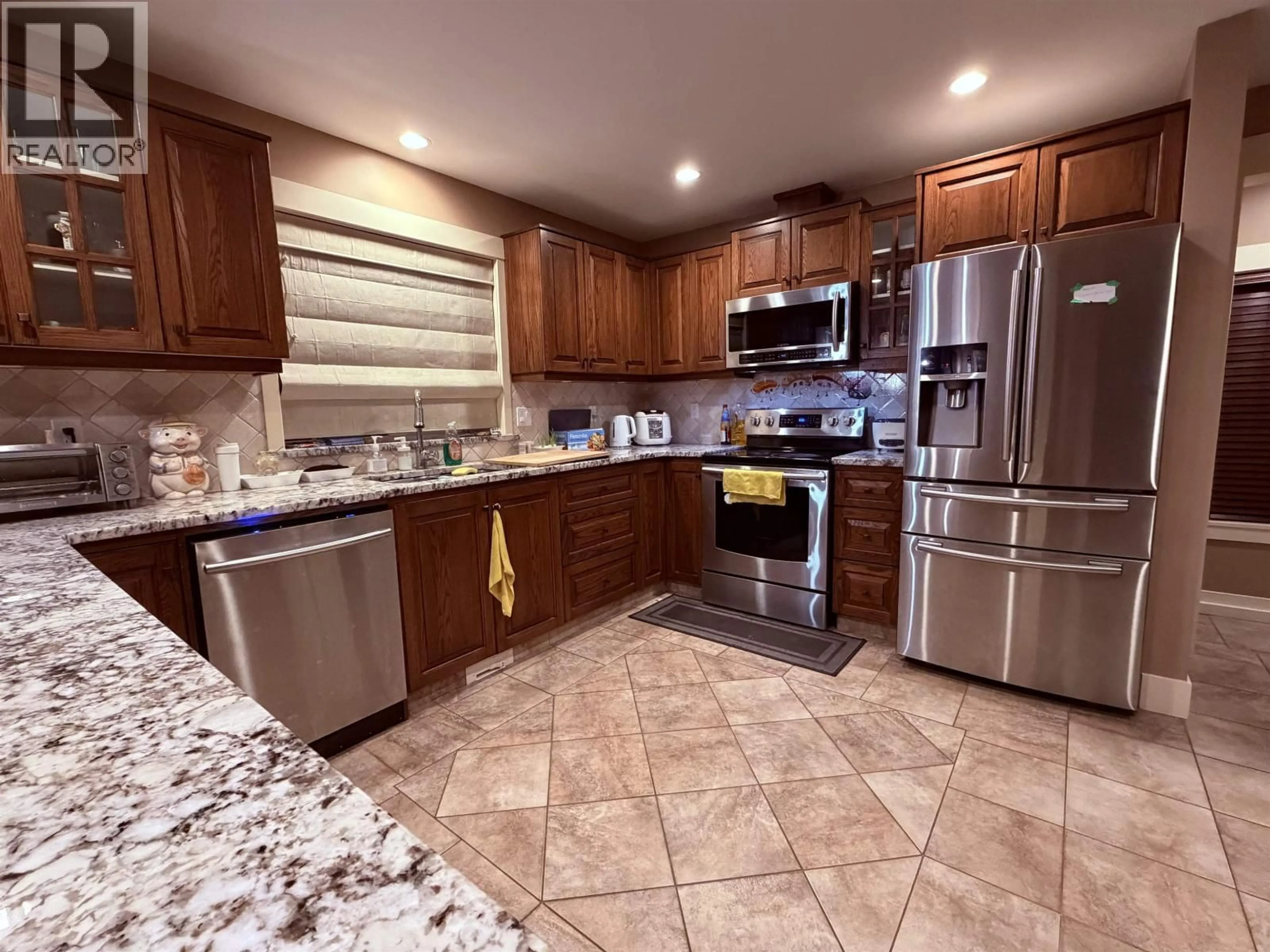 Open concept kitchen, ceramic/tile floor for 5393 SANS SOUCI ROAD, Sunshine Valley British Columbia V7Z1B6