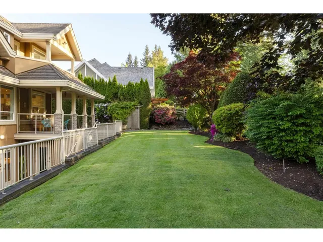 3733 DEVONSHIRE DRIVE, Surrey 5