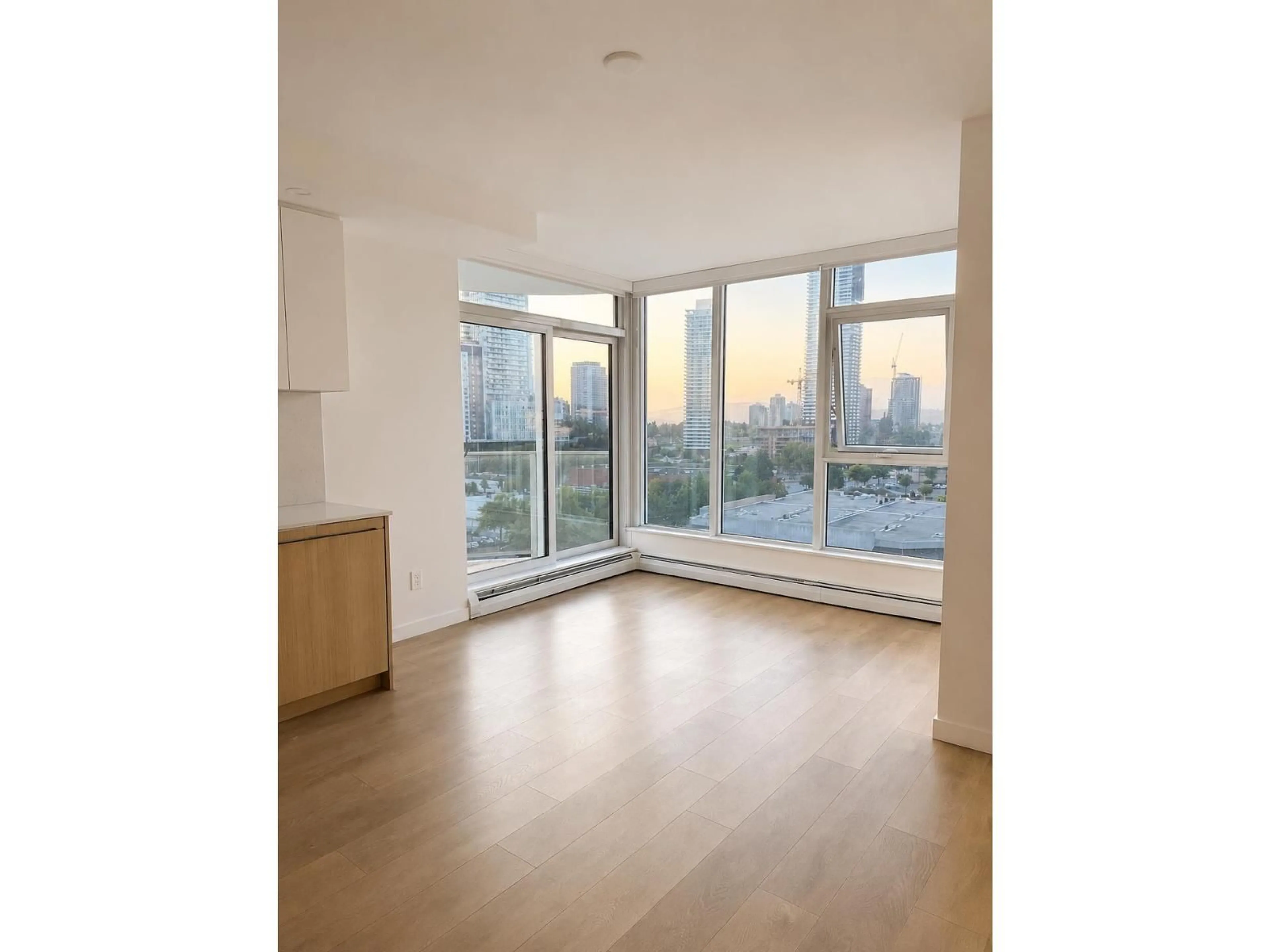 A pic of a room for 1111 - 13685 102 AVENUE, Surrey British Columbia V3T1N7