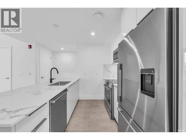 2260 1ST AVENUE, Vancouver 3