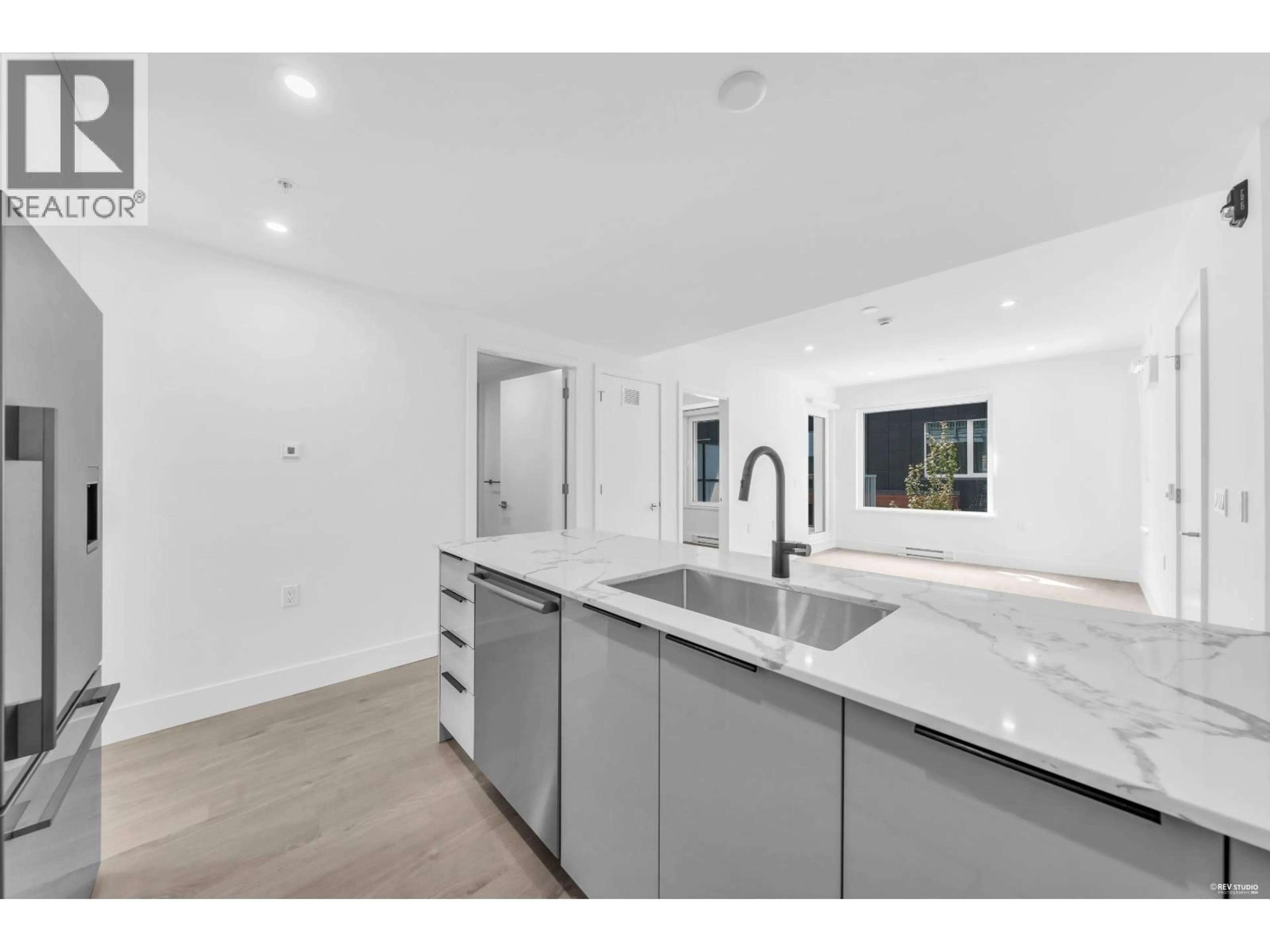 Open concept kitchen, unknown for 2260 1ST AVENUE, Vancouver British Columbia V5N1B6