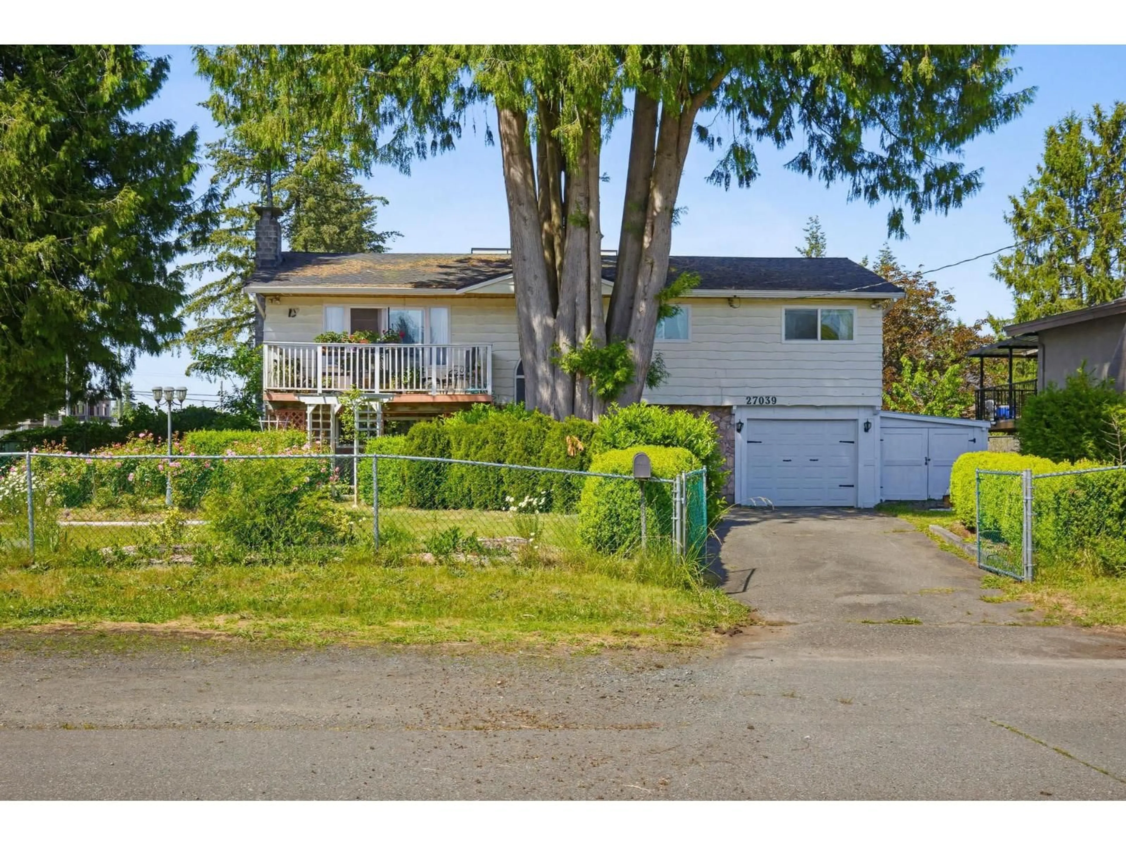 A pic from outside/outdoor area/front of a property/back of a property/a pic from drone, street for 27039 28B AVENUE, Langley British Columbia V4W3A5