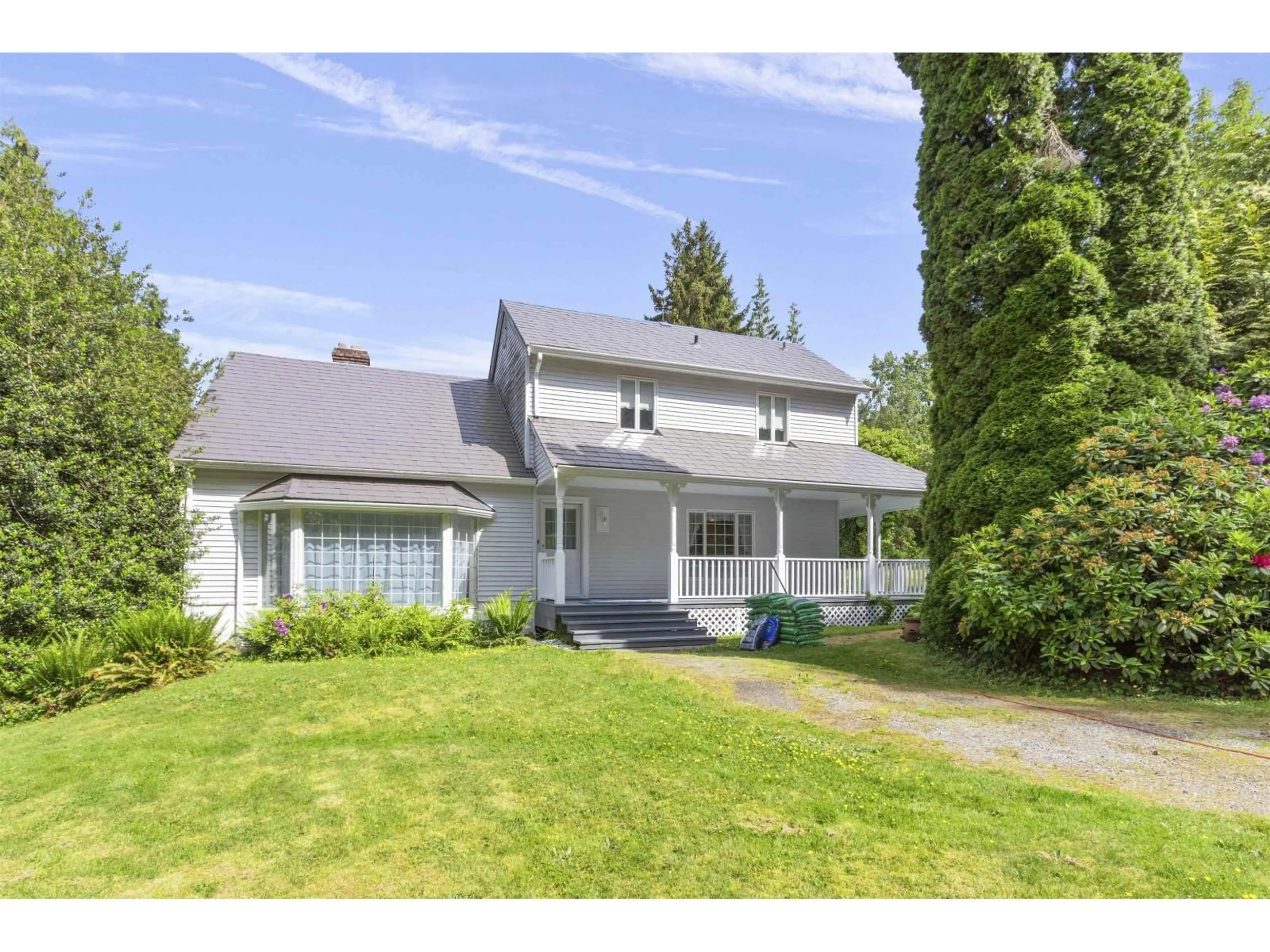 A pic from outside/outdoor area/front of a property/back of a property/a pic from drone, street for 9526 SLATER STREET, Mission British Columbia V4S1G8
