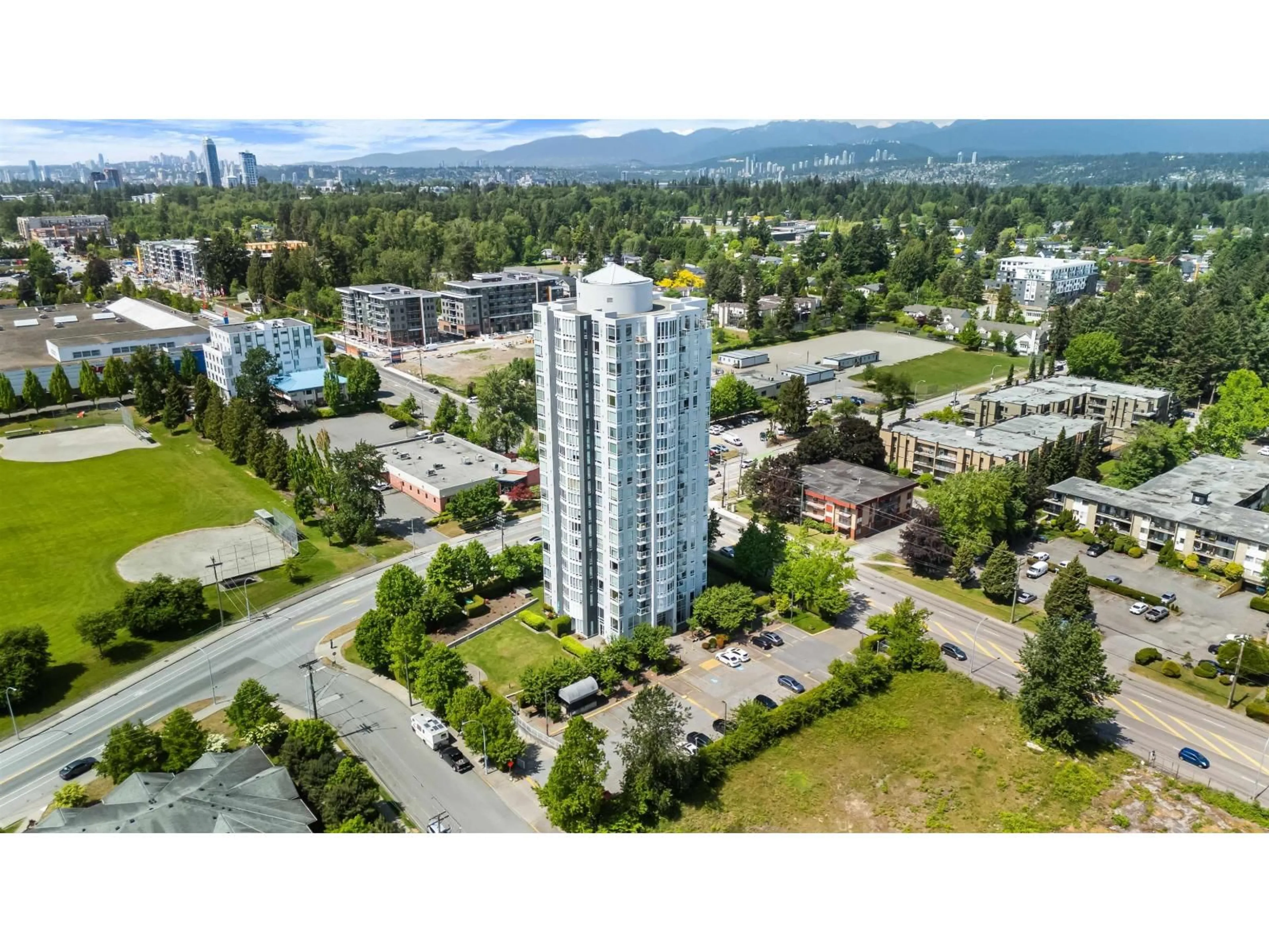 A pic from outside/outdoor area/front of a property/back of a property/a pic from drone, unknown for PH4 - 14820 104 AVENUE, Surrey British Columbia V3R0V9