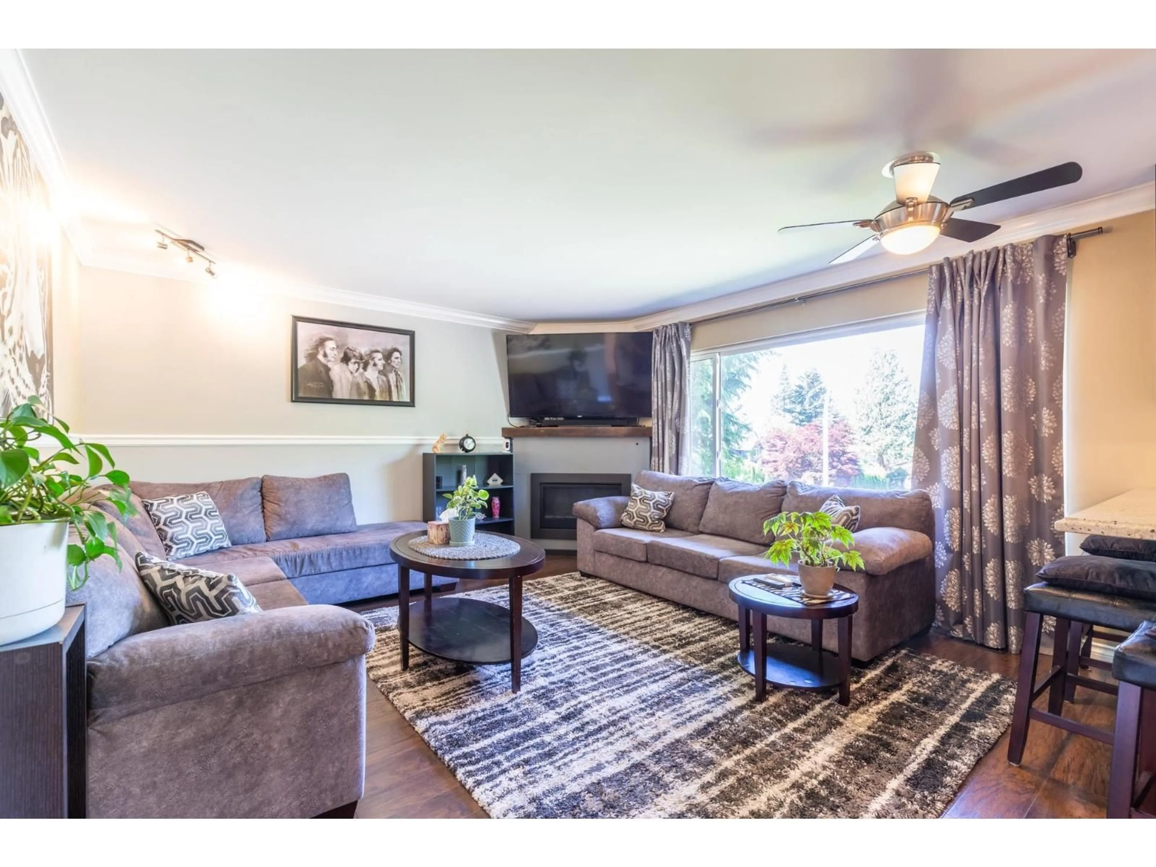 Living room with furniture, unknown for 8034 BEAVER DRIVE, Mission British Columbia V2V5R4
