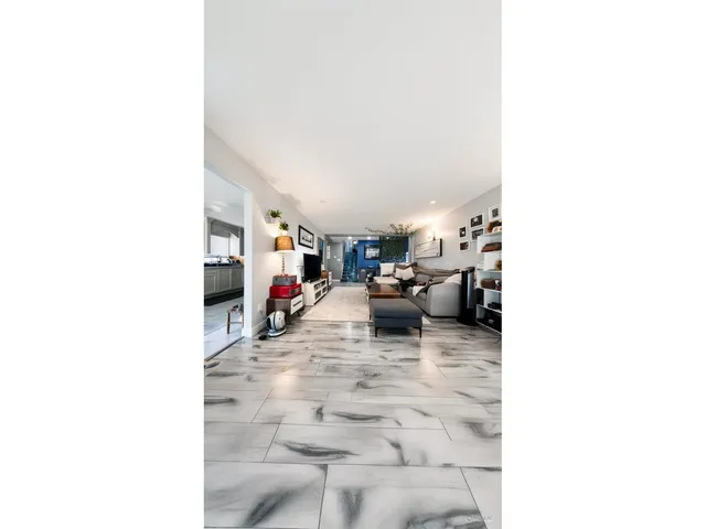 5919 184 STREET, Surrey 4
