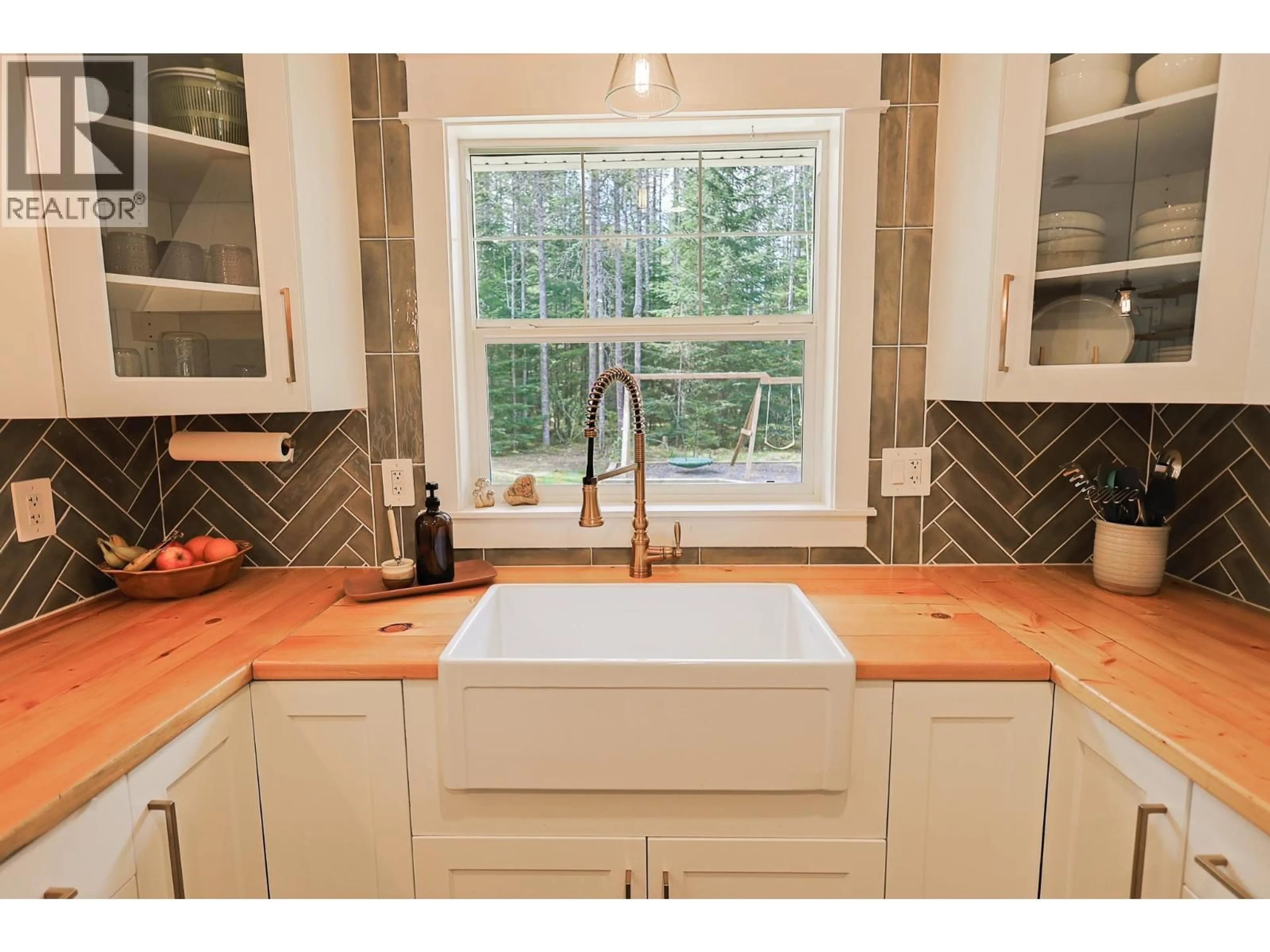 Contemporary kitchen, ceramic/tile floor for 2885 CRYSTAL ROAD, Terrace British Columbia V8G0G5