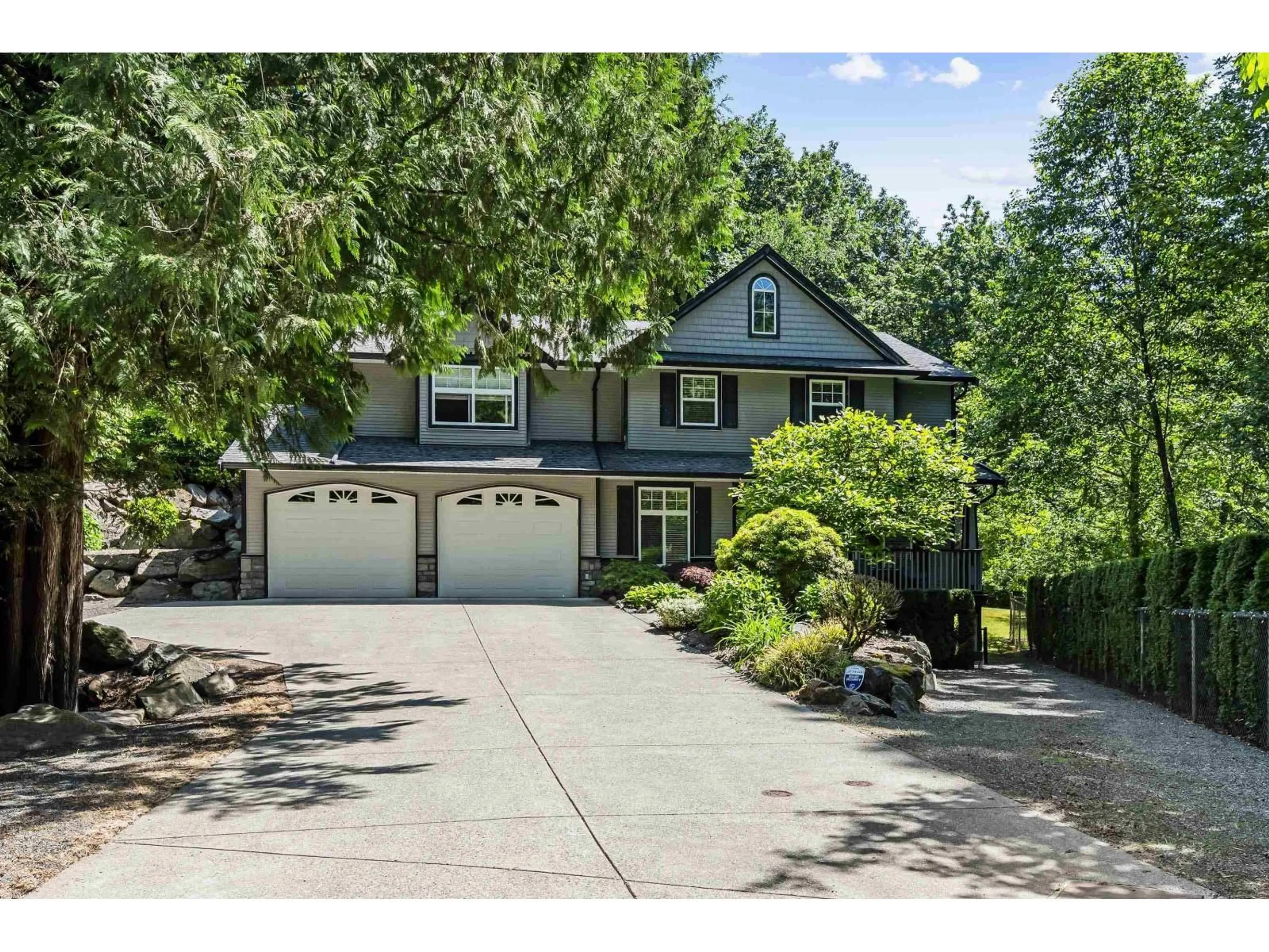 Home with vinyl exterior material, street for 36319 BUCKINGHAM DRIVE, Abbotsford British Columbia V3G3C8