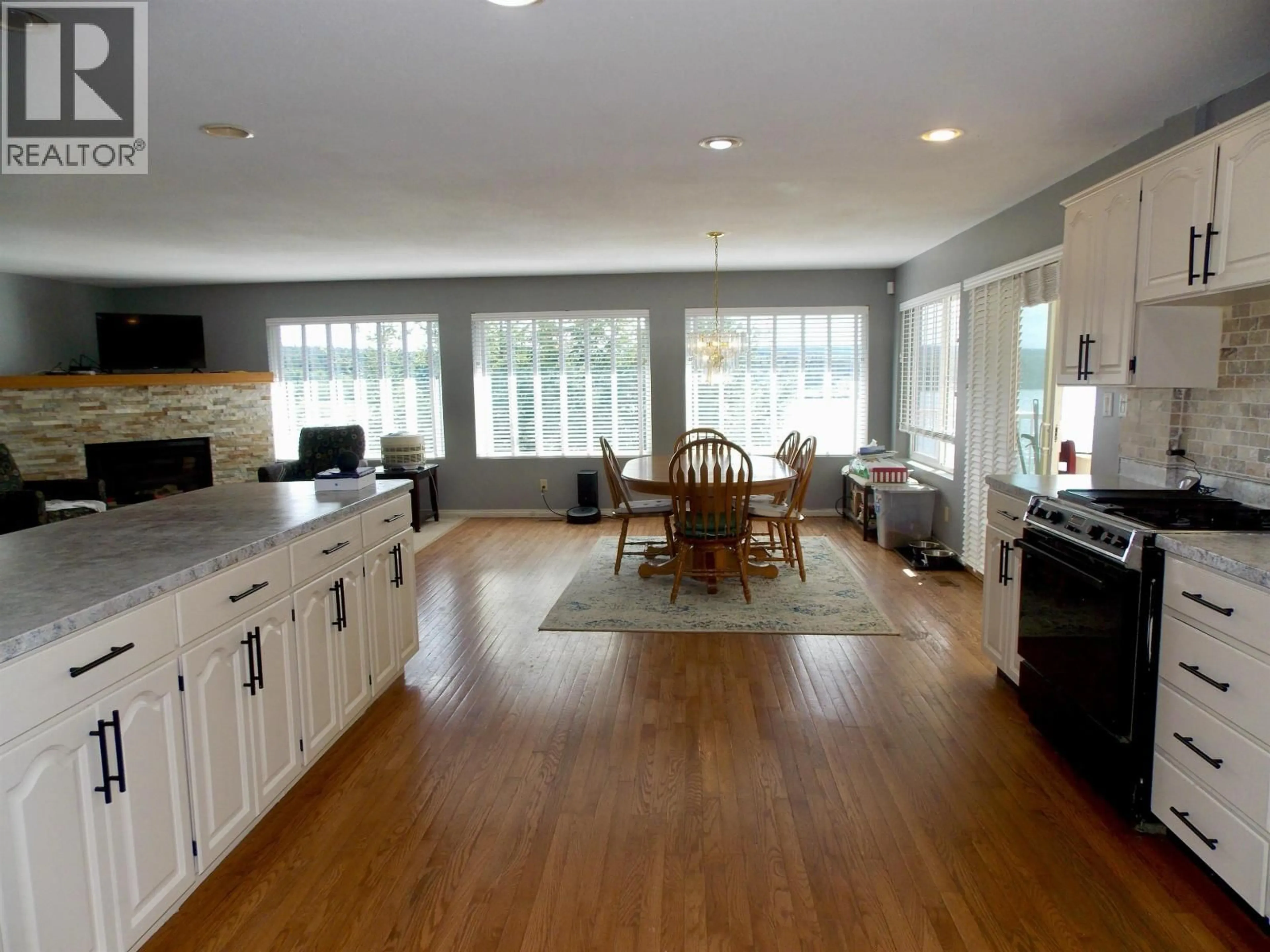 Open concept kitchen, unknown for 4126 MCKINLEY DRIVE, Lac La Hache British Columbia V0K1T0