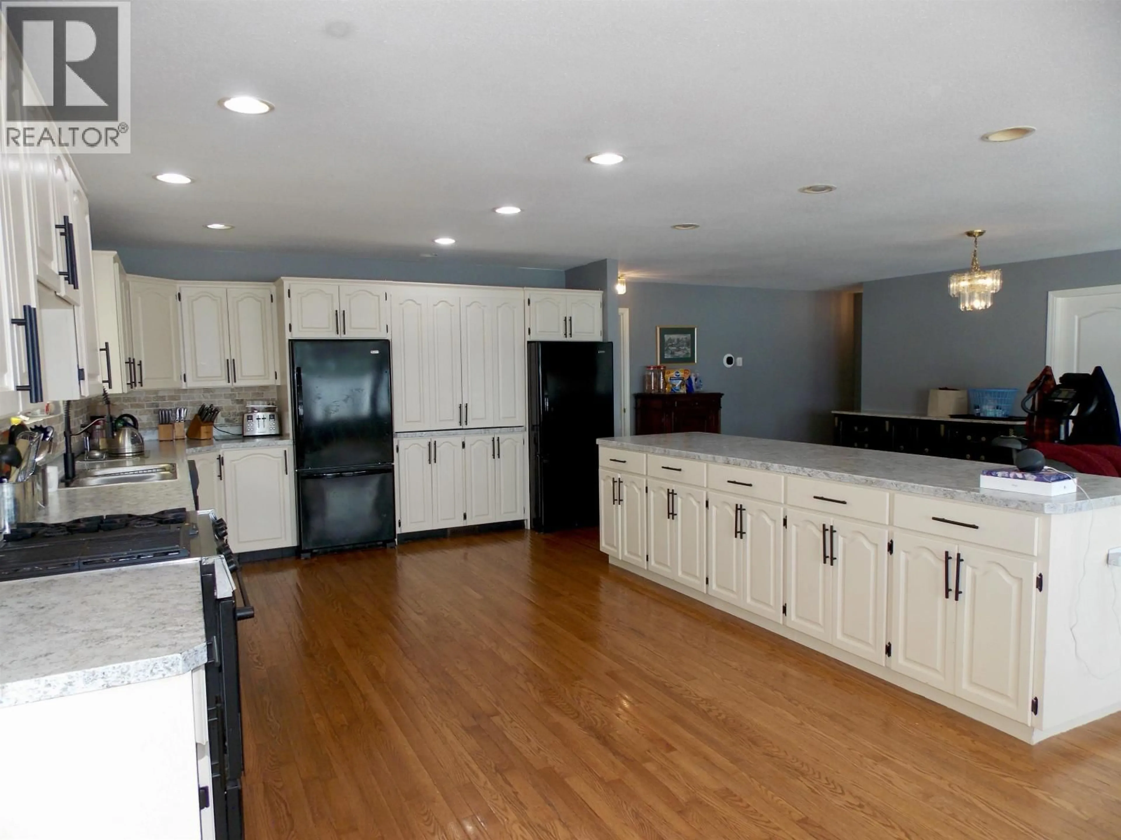 Open concept kitchen, unknown for 4126 MCKINLEY DRIVE, Lac La Hache British Columbia V0K1T0