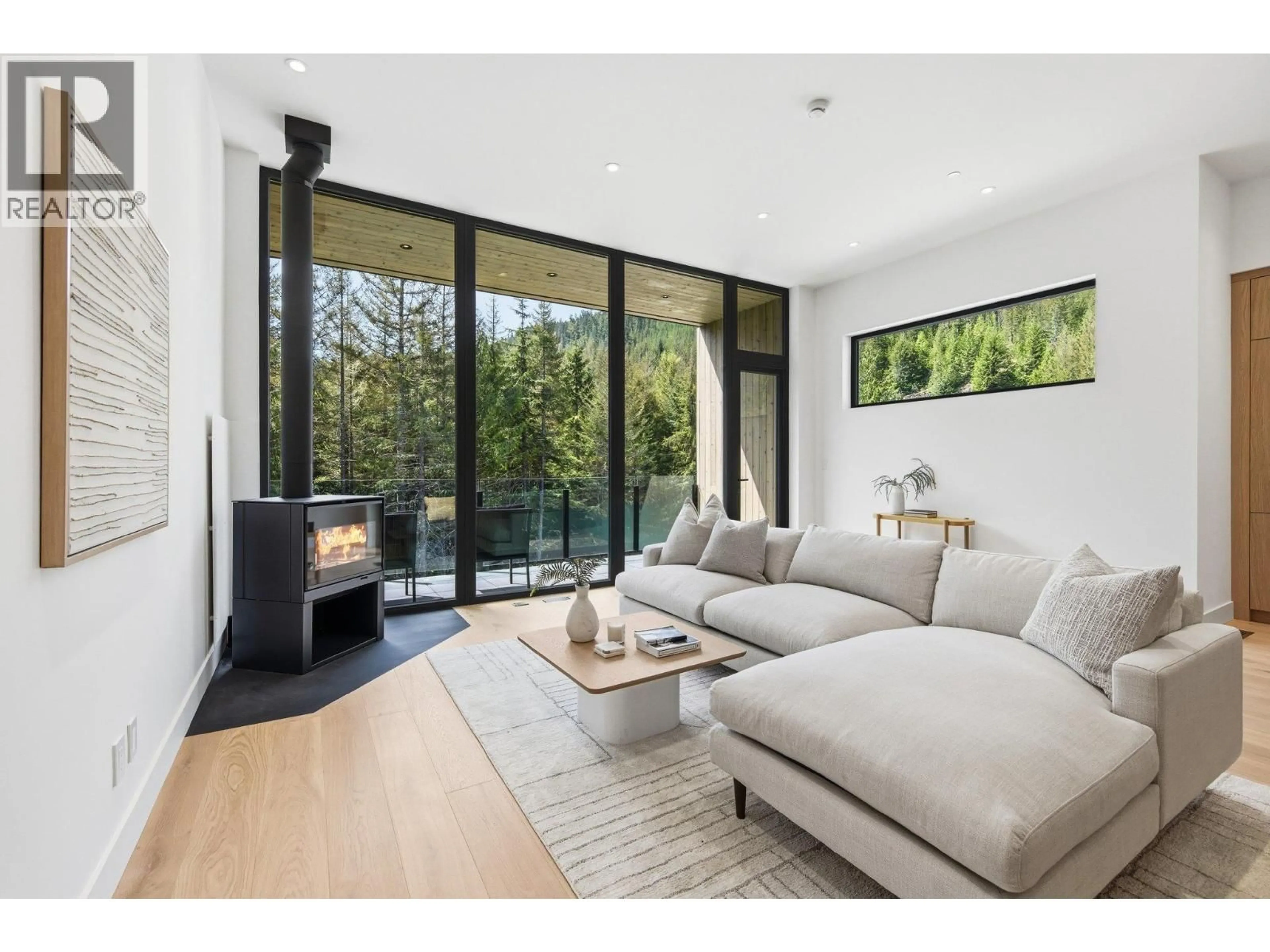 Living room with furniture, unknown for 1804 MOUNT FEE ROAD, Whistler British Columbia V8E1P4